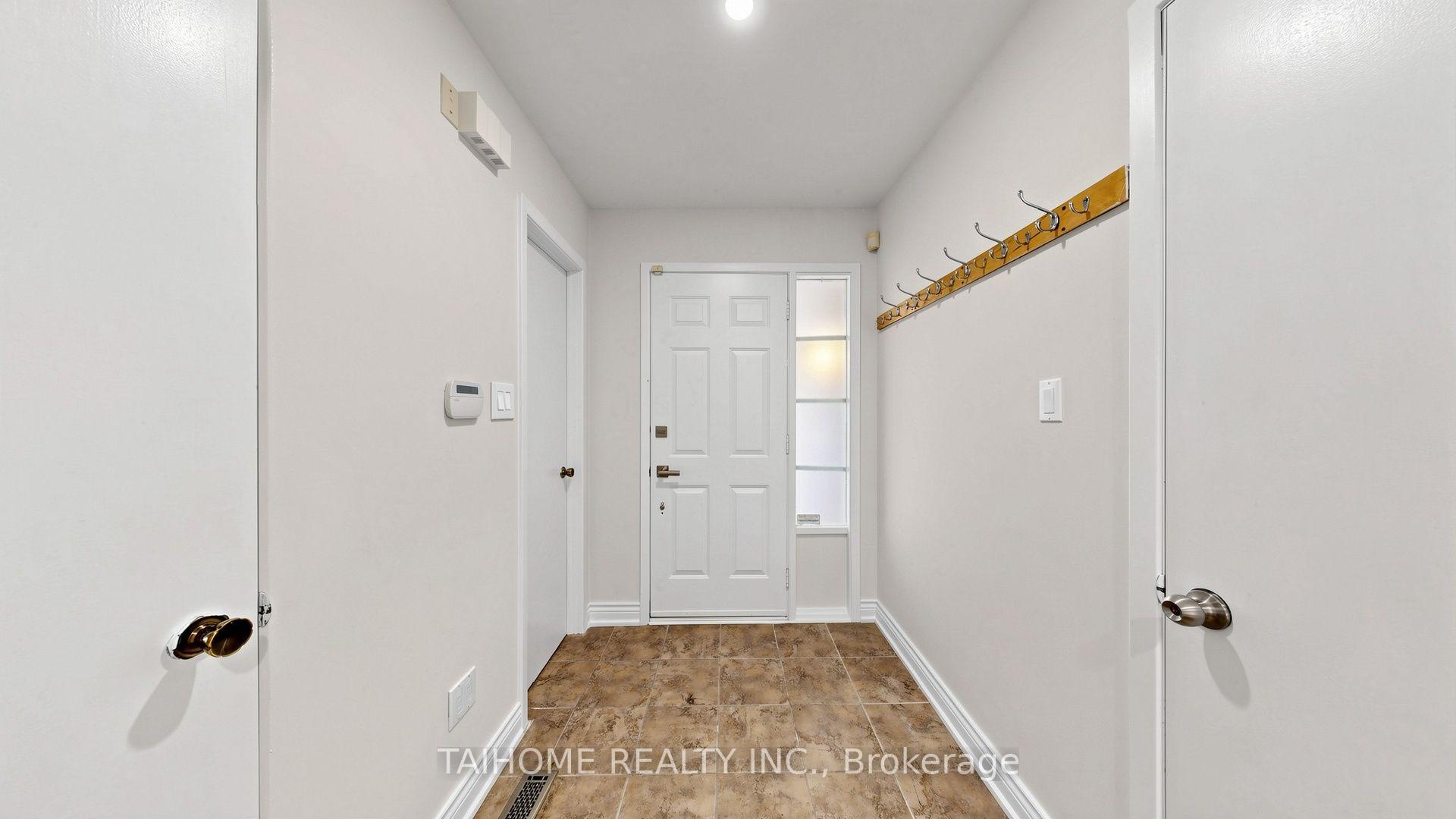Photo 4 of 43 Karen Street, Vaughan, Crestwood-Springfarm-Yorkhill — HOMEH