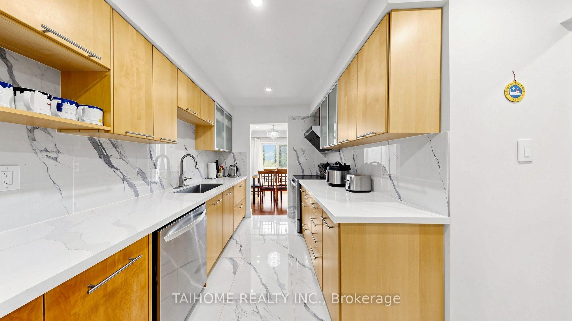 Photo 6 of 43 Karen Street, Vaughan, Crestwood-Springfarm-Yorkhill — HOMEH