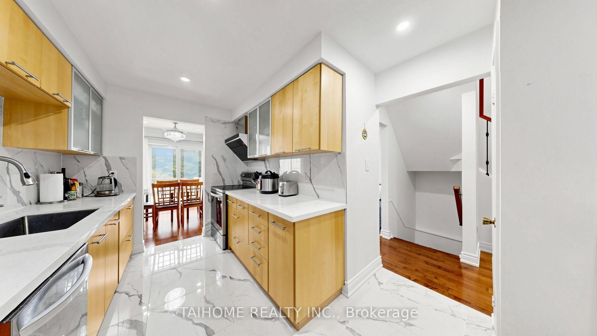 Photo 7 of 43 Karen Street, Vaughan, Crestwood-Springfarm-Yorkhill — HOMEH