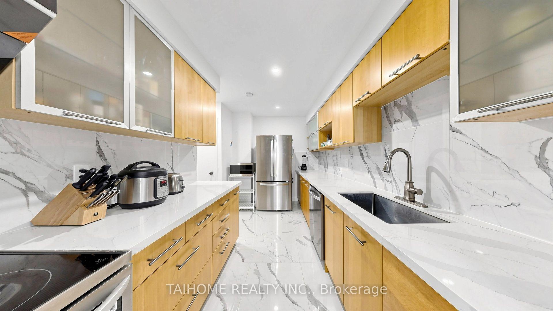 Photo 8 of 43 Karen Street, Vaughan, Crestwood-Springfarm-Yorkhill — HOMEH