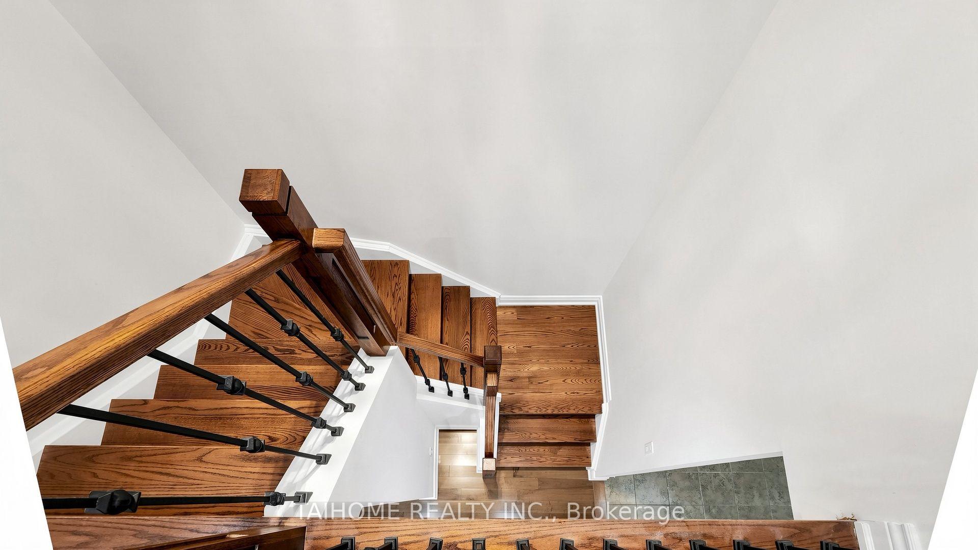 Photo 15 of 43 Karen Street, Vaughan, Crestwood-Springfarm-Yorkhill — HOMEH