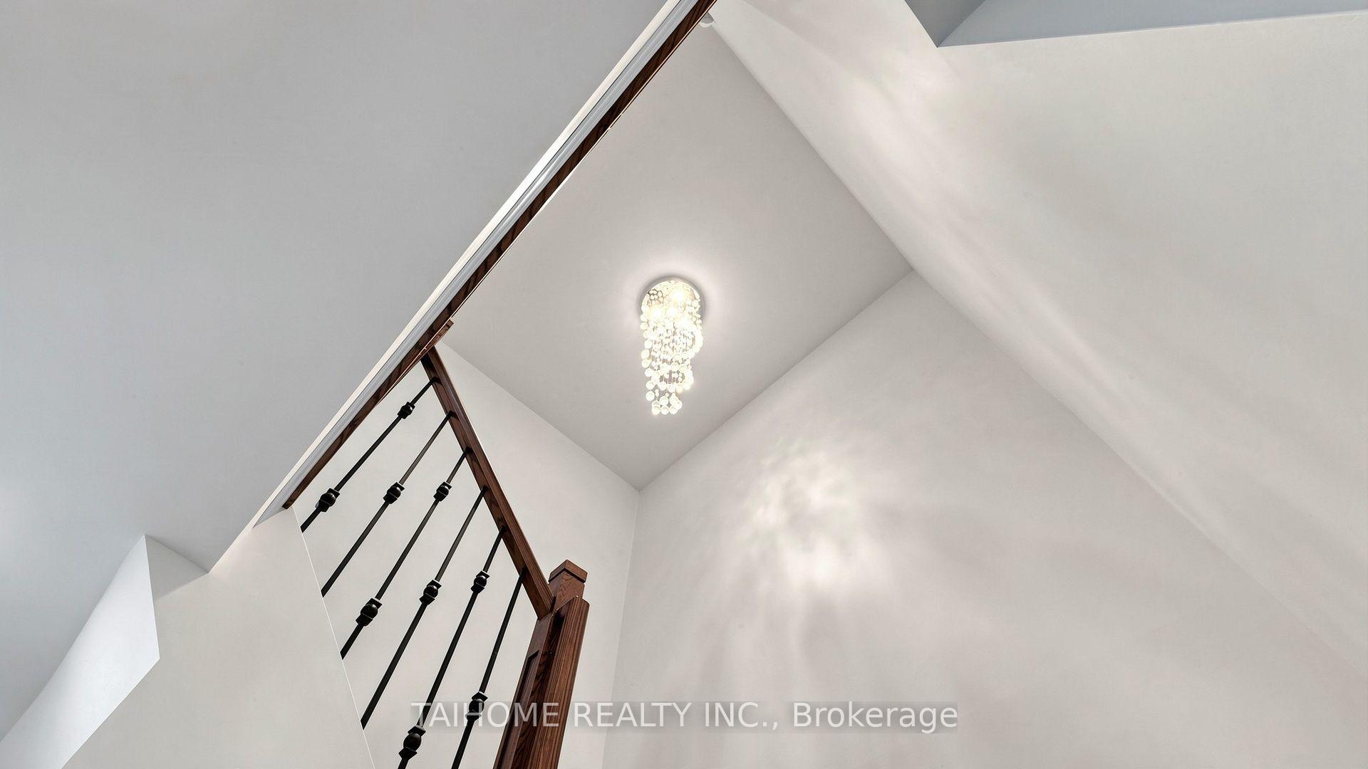 Photo 16 of 43 Karen Street, Vaughan, Crestwood-Springfarm-Yorkhill — HOMEH