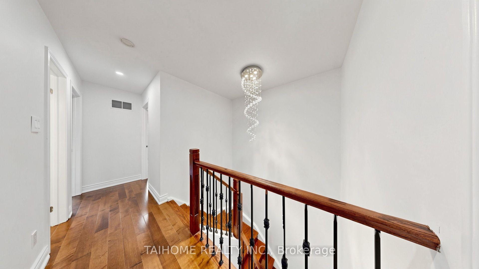 Photo 17 of 43 Karen Street, Vaughan, Crestwood-Springfarm-Yorkhill — HOMEH