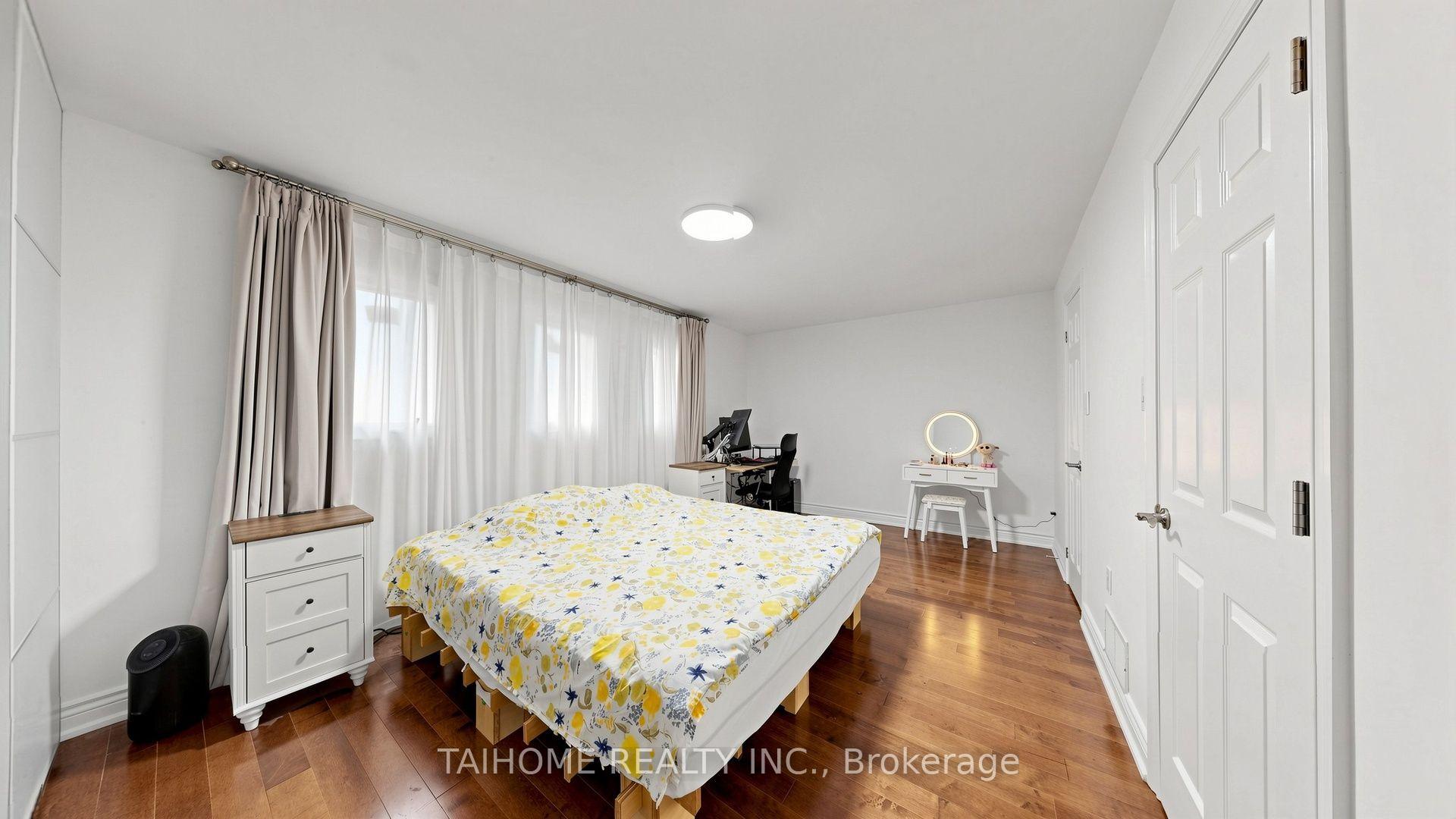 Photo 21 of 43 Karen Street, Vaughan, Crestwood-Springfarm-Yorkhill — HOMEH