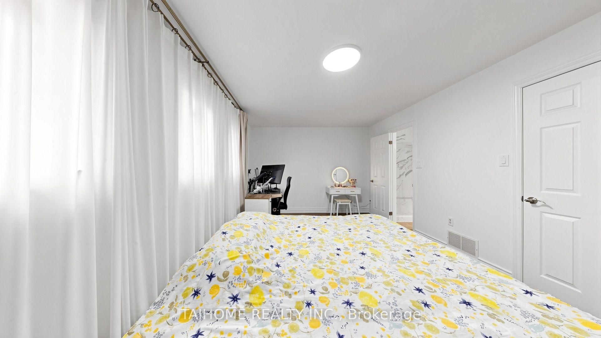 Photo 22 of 43 Karen Street, Vaughan, Crestwood-Springfarm-Yorkhill — HOMEH