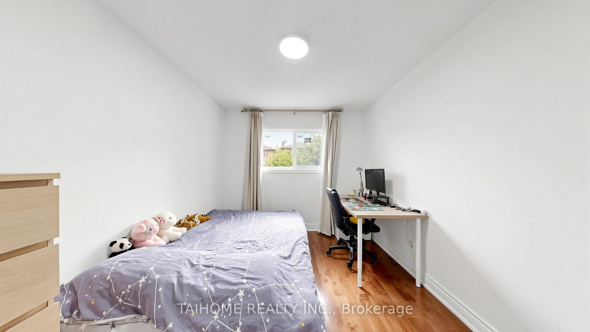Photo 27 of 43 Karen Street, Vaughan, Crestwood-Springfarm-Yorkhill — HOMEH