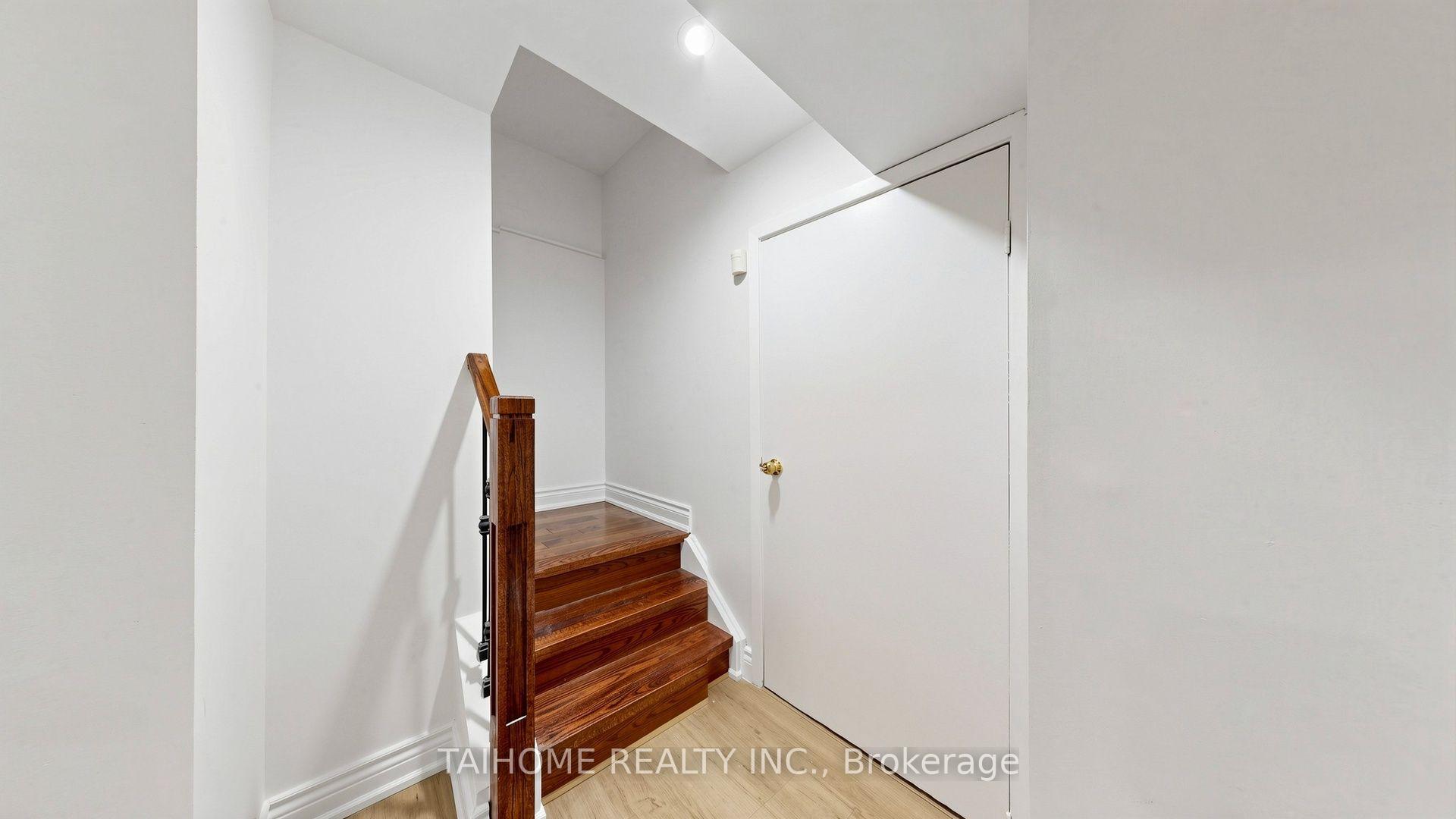 Photo 34 of 43 Karen Street, Vaughan, Crestwood-Springfarm-Yorkhill — HOMEH