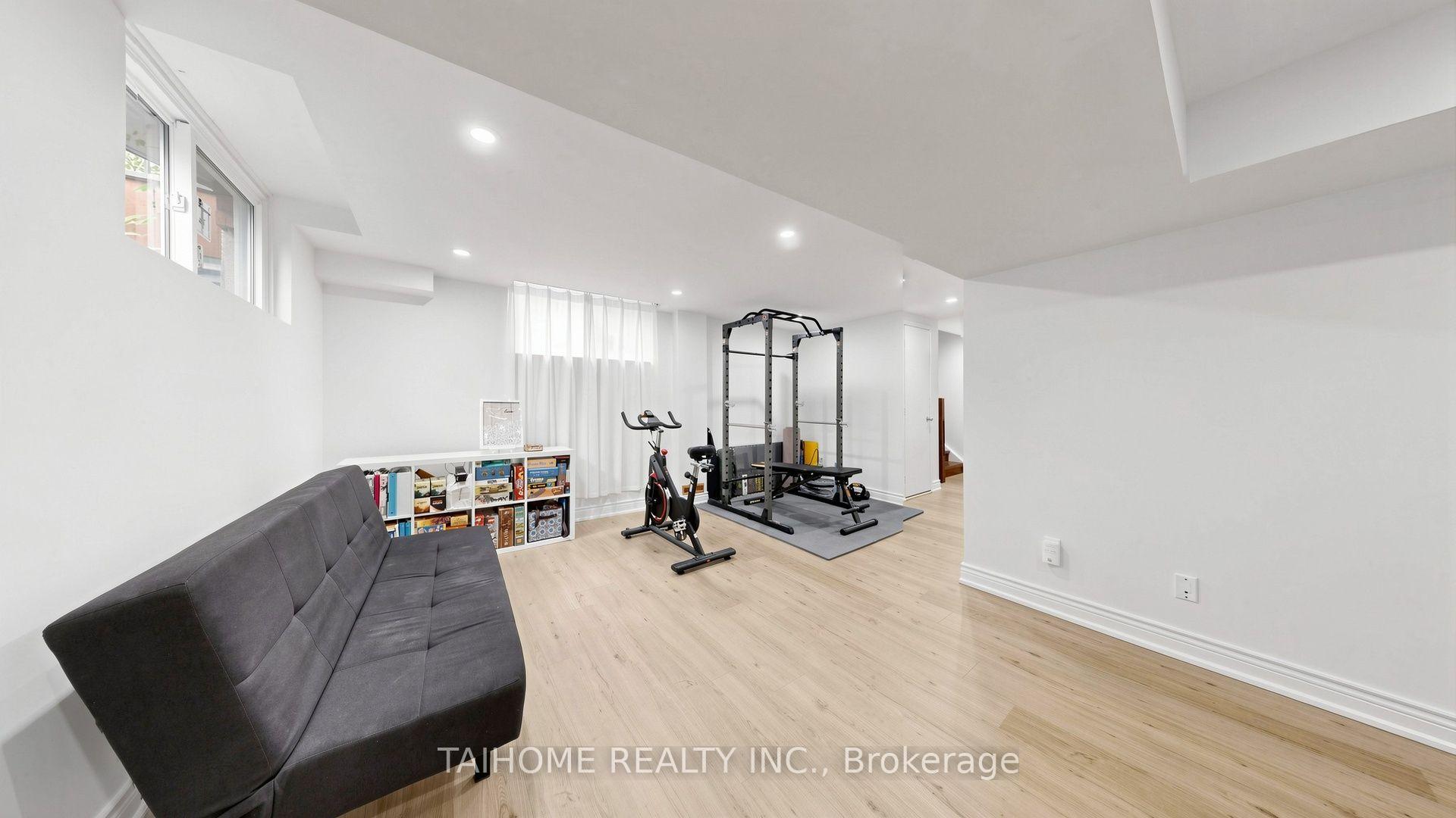 Photo 39 of 43 Karen Street, Vaughan, Crestwood-Springfarm-Yorkhill — HOMEH