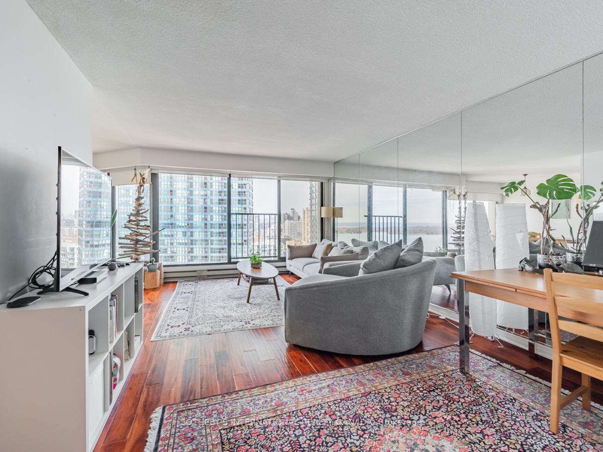 Photo 4 of Unit 2204, 65 Harbour Square, Toronto, Waterfront Communities — HOMEH