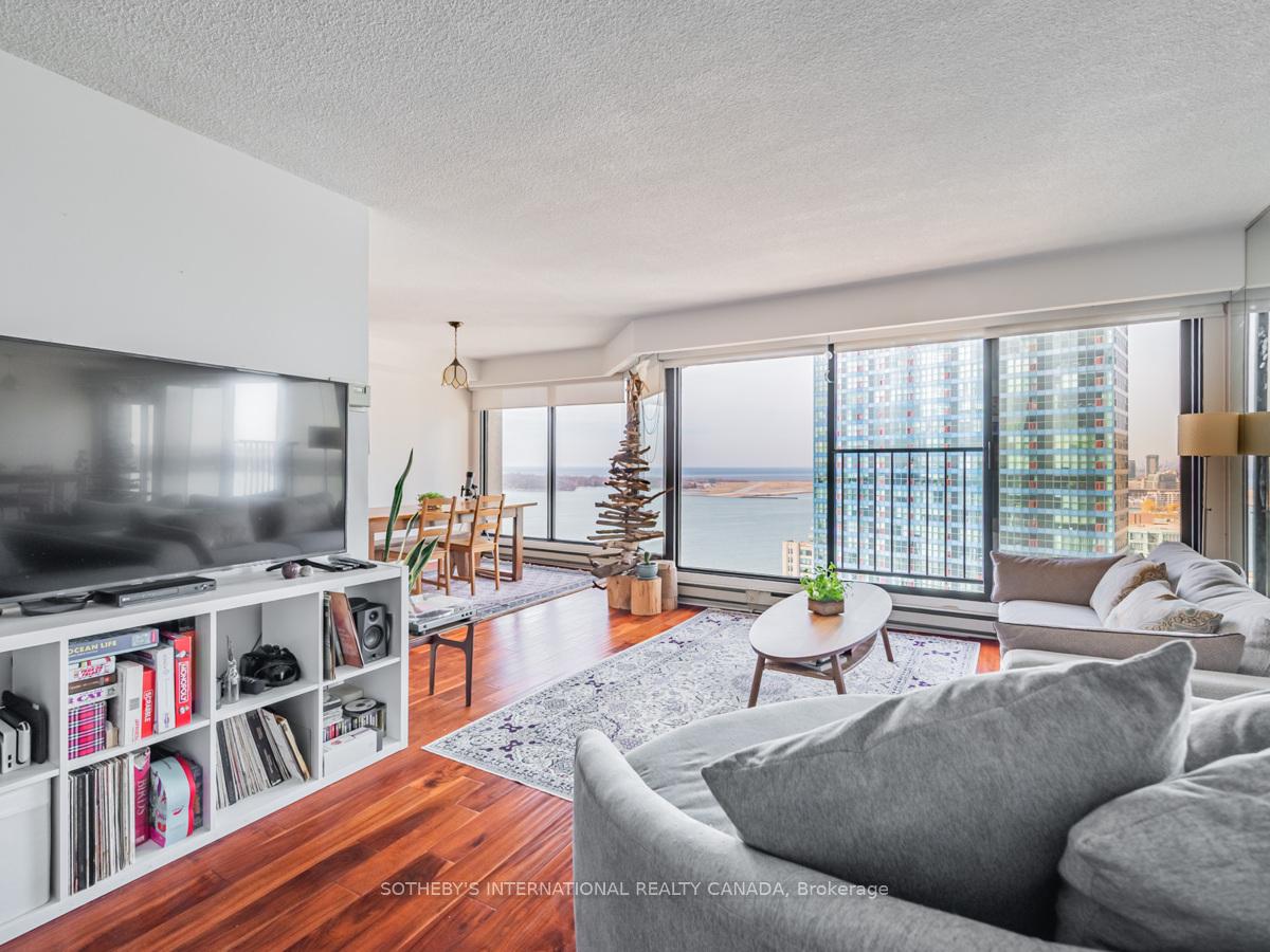 Photo 6 of Unit 2204, 65 Harbour Square, Toronto, Waterfront Communities — HOMEH