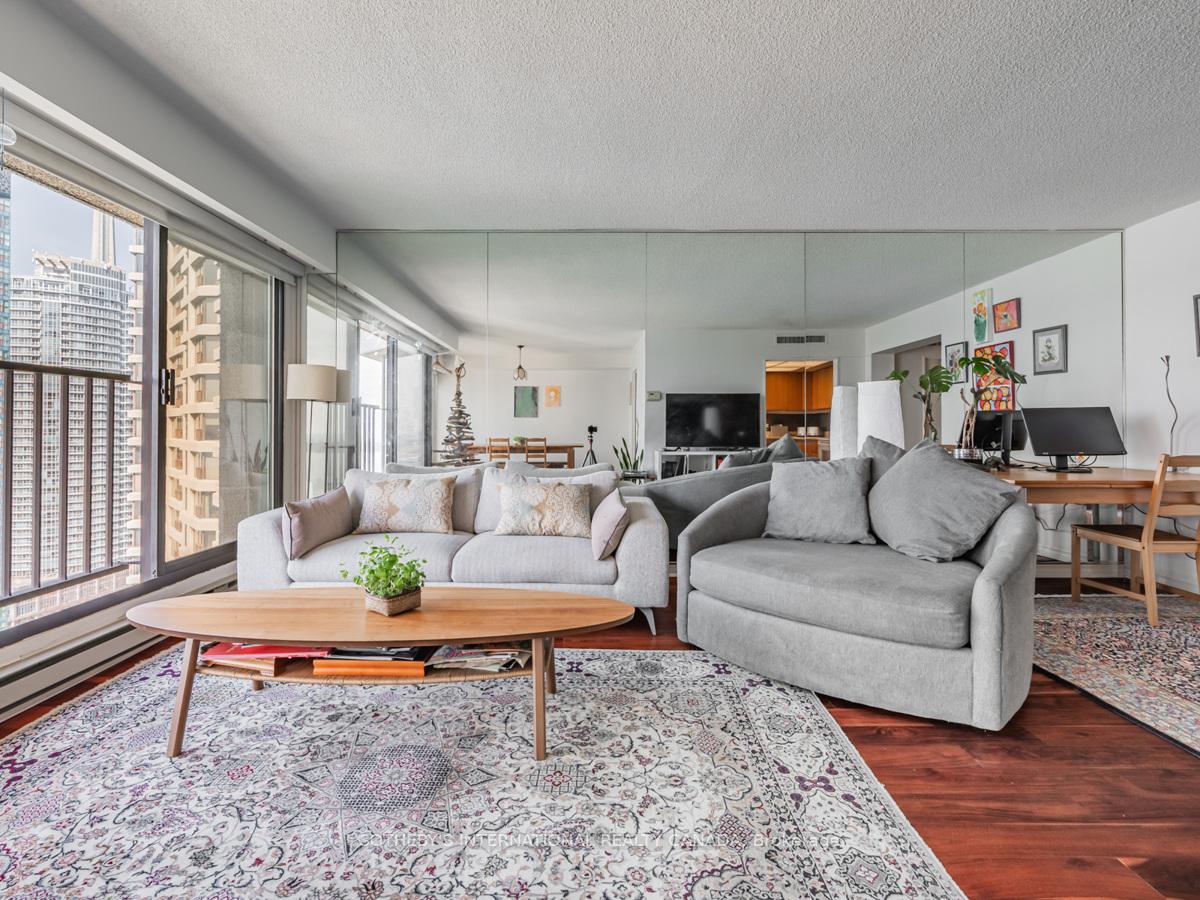 Photo 7 of Unit 2204, 65 Harbour Square, Toronto, Waterfront Communities — HOMEH