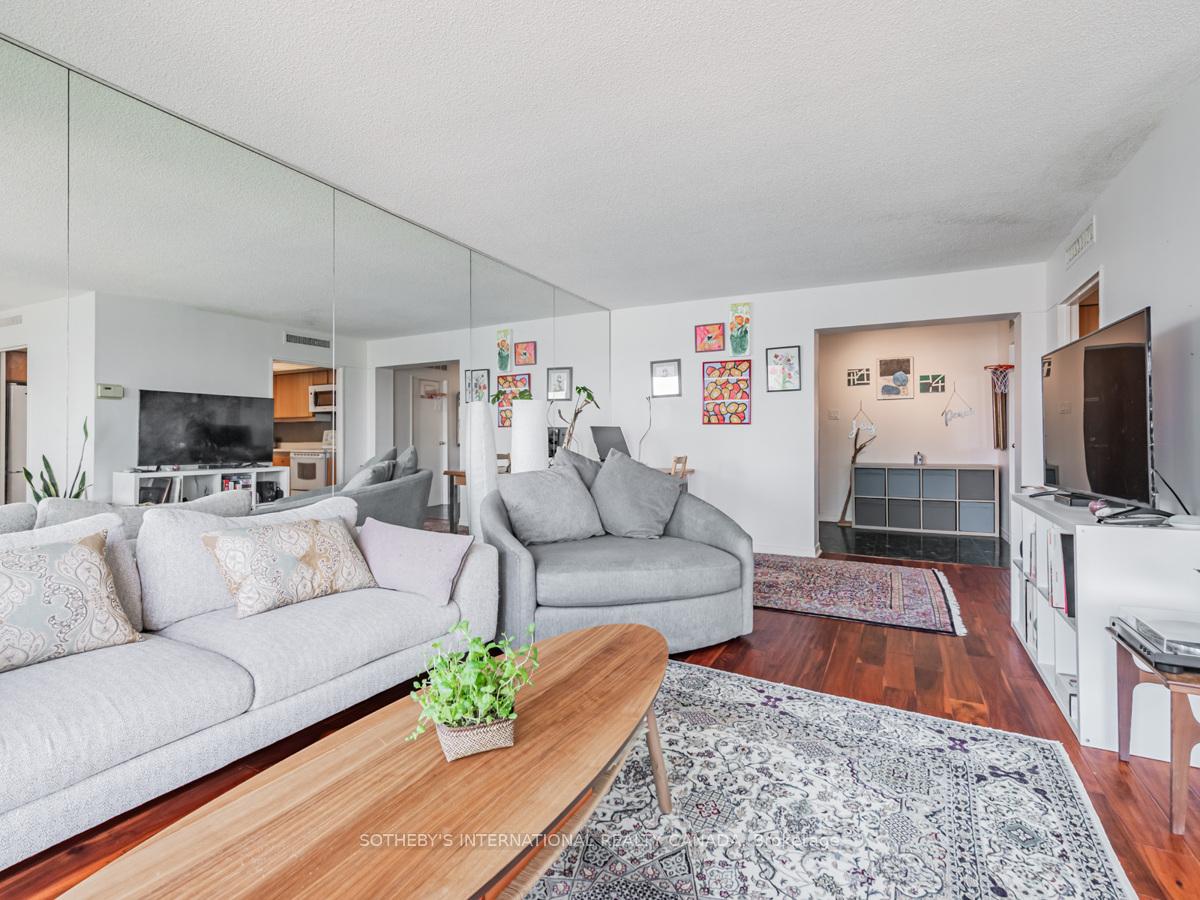 Photo 8 of Unit 2204, 65 Harbour Square, Toronto, Waterfront Communities — HOMEH