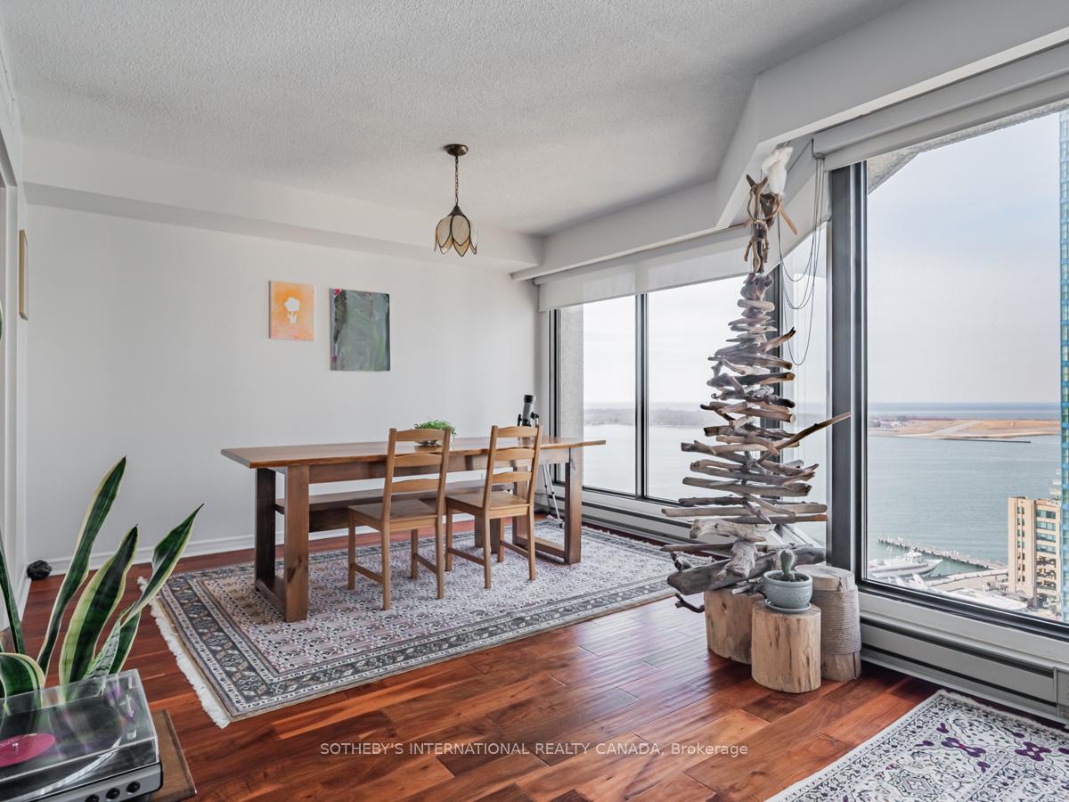 Photo 10 of Unit 2204, 65 Harbour Square, Toronto, Waterfront Communities — HOMEH