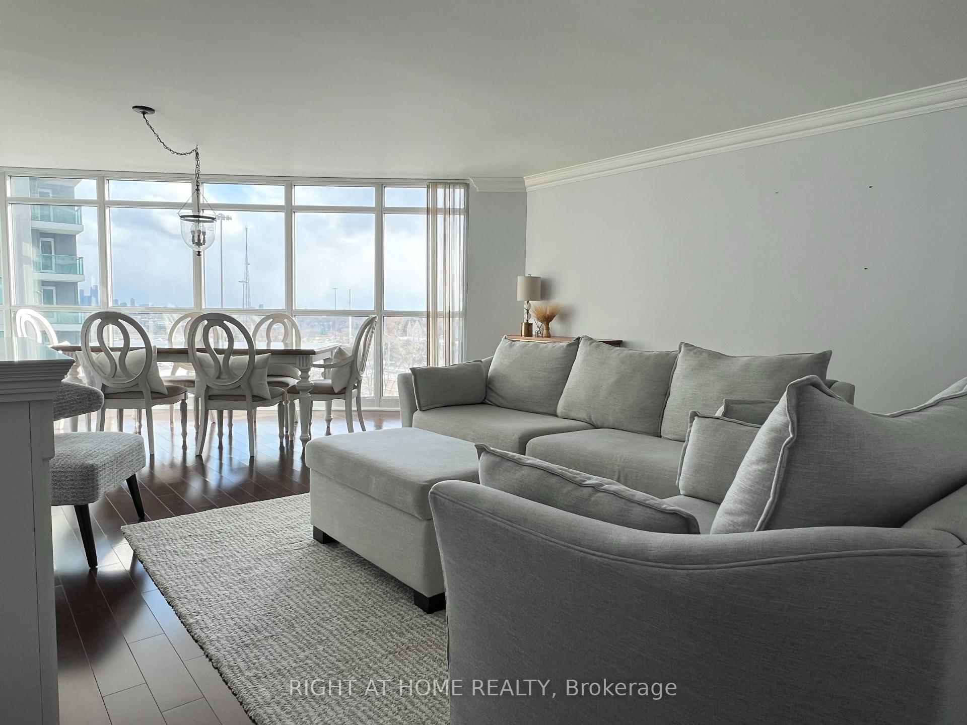Photo 7 of Unit 702, 28 Harrison Garden Boulevard, North York, Willowdale East — HOMEH