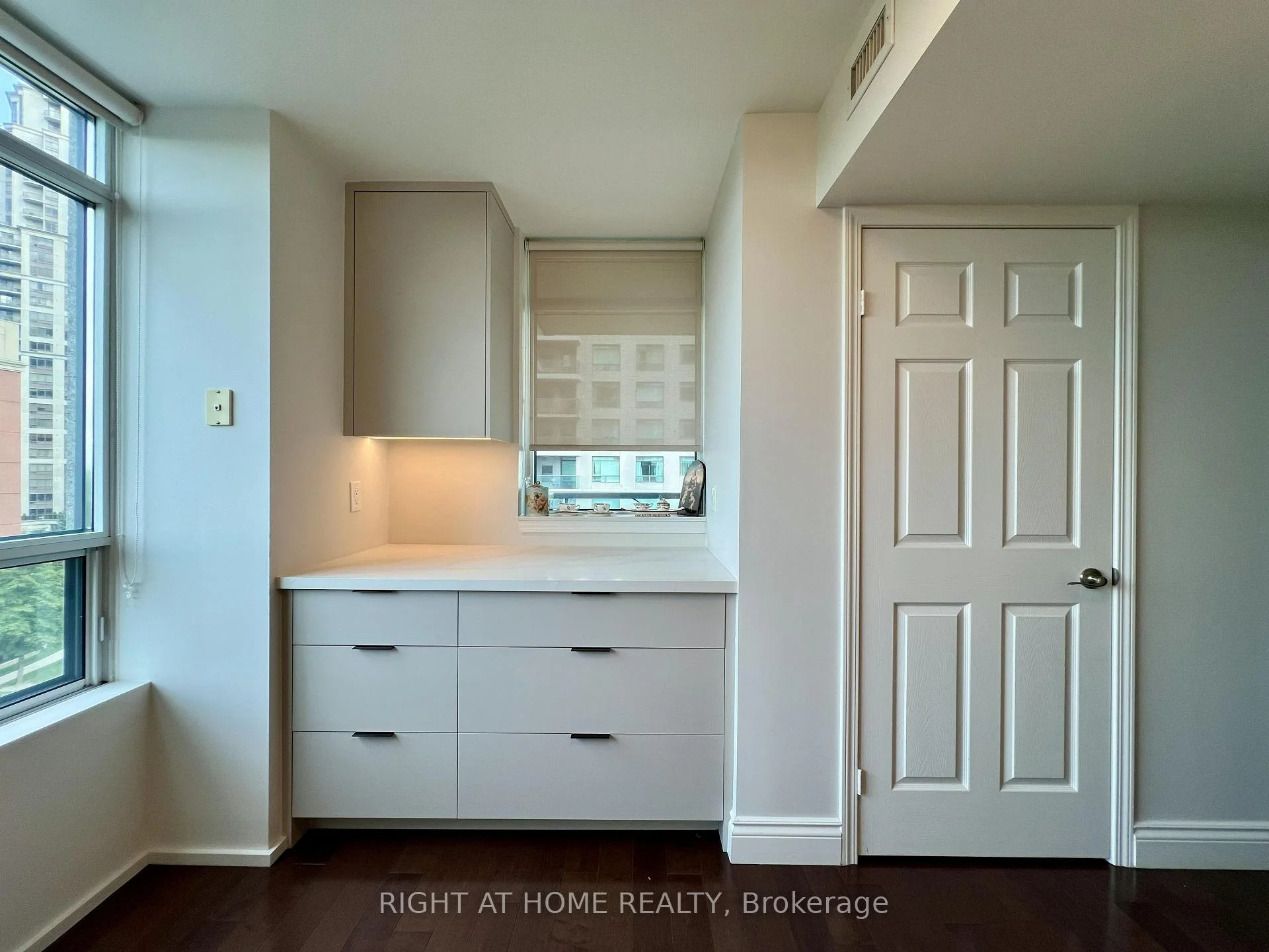 Photo 13 of Unit 702, 28 Harrison Garden Boulevard, North York, Willowdale East — HOMEH
