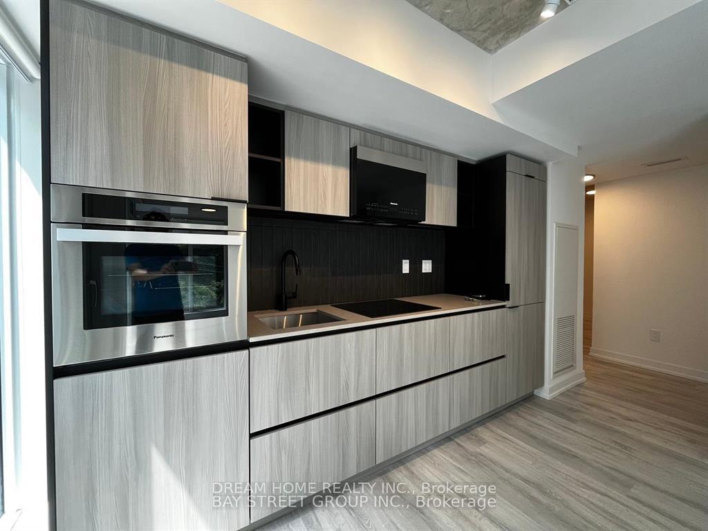 Photo 4 of Unit 305, 2 Augusta Avenue, Toronto, Waterfront Communities — HOMEH
