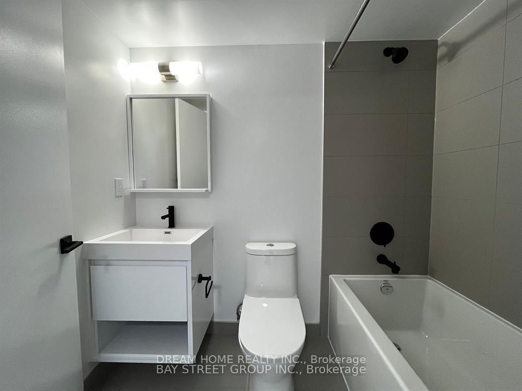 Photo 10 of Unit 305, 2 Augusta Avenue, Toronto, Waterfront Communities — HOMEH