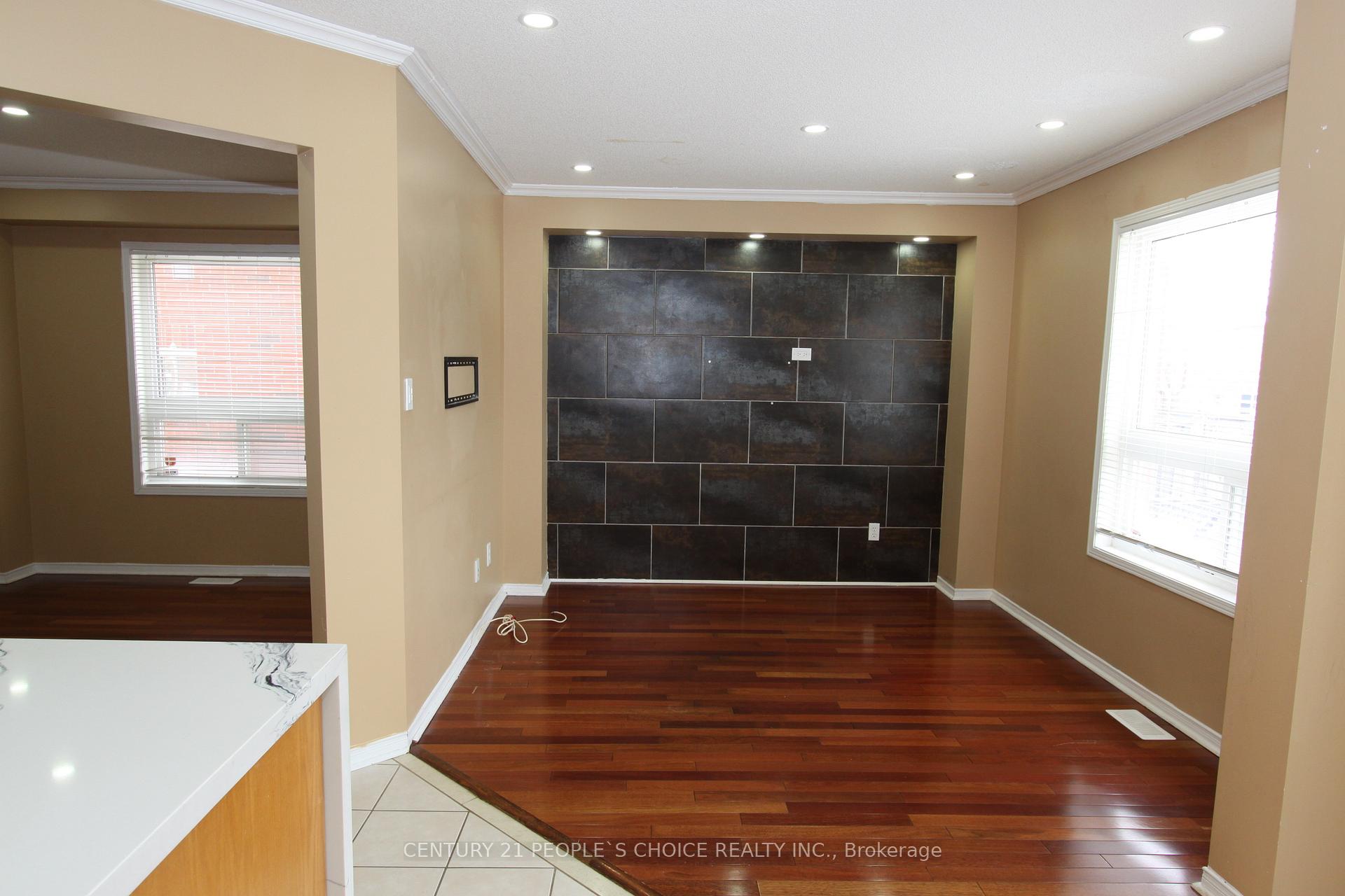 Photo 3 of 14 Thornbush Boulevard, Brampton, Fletcher's Meadow — HOMEH