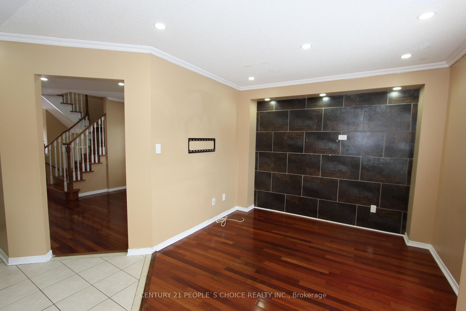 Photo 5 of 14 Thornbush Boulevard, Brampton, Fletcher's Meadow — HOMEH