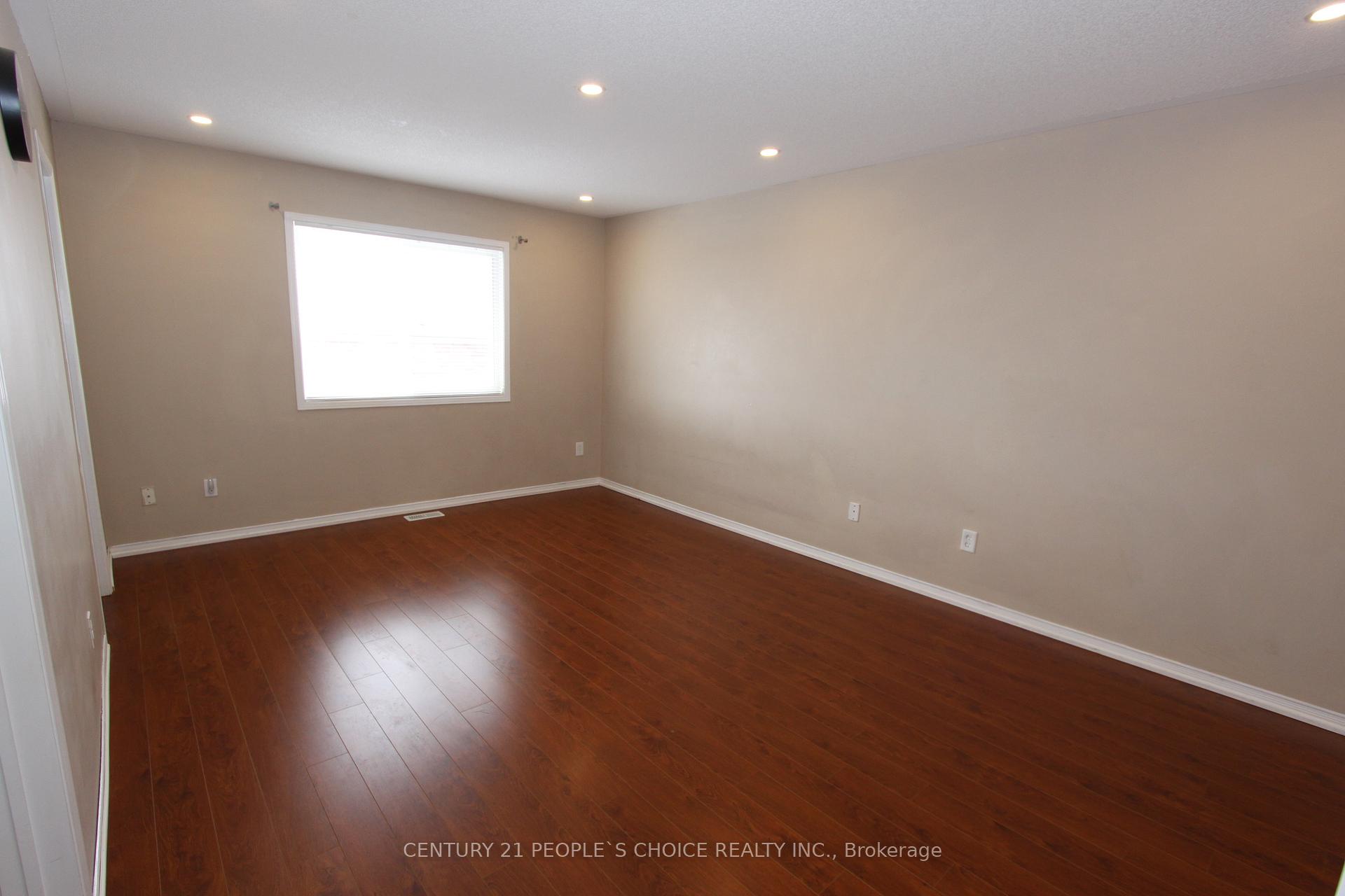 Photo 18 of 14 Thornbush Boulevard, Brampton, Fletcher's Meadow — HOMEH