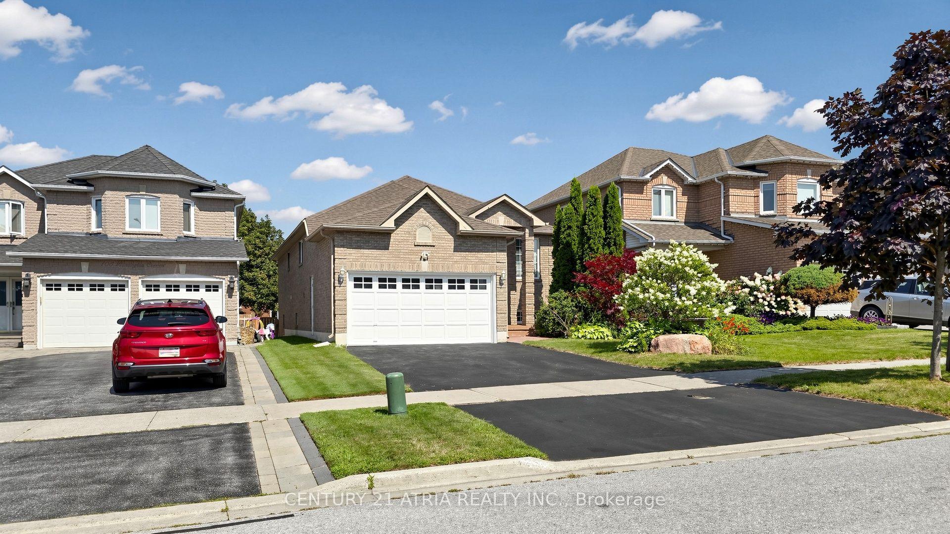 Photo 3 of 102 Huntington Crescent, Clarington, Courtice — HOMEH
