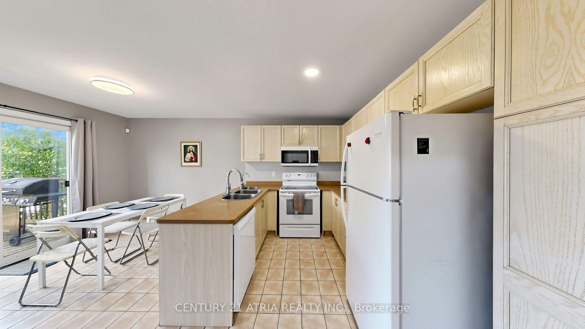 Photo 11 of 102 Huntington Crescent, Clarington, Courtice — HOMEH