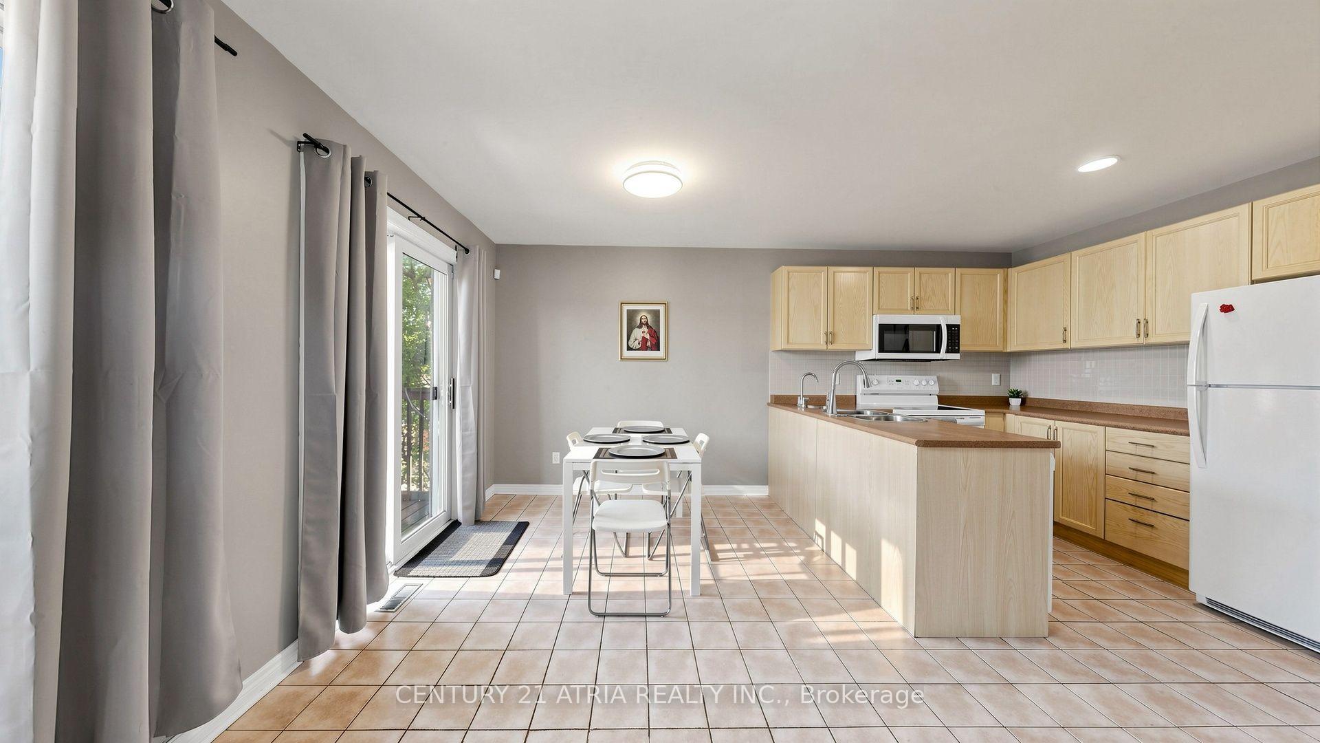Photo 18 of 102 Huntington Crescent, Clarington, Courtice — HOMEH
