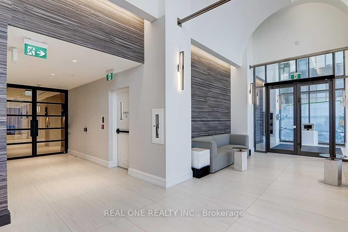 Photo 2 of Unit 1709, 39 Roehampton Avenue, Toronto, Mount Pleasant West — HOMEH