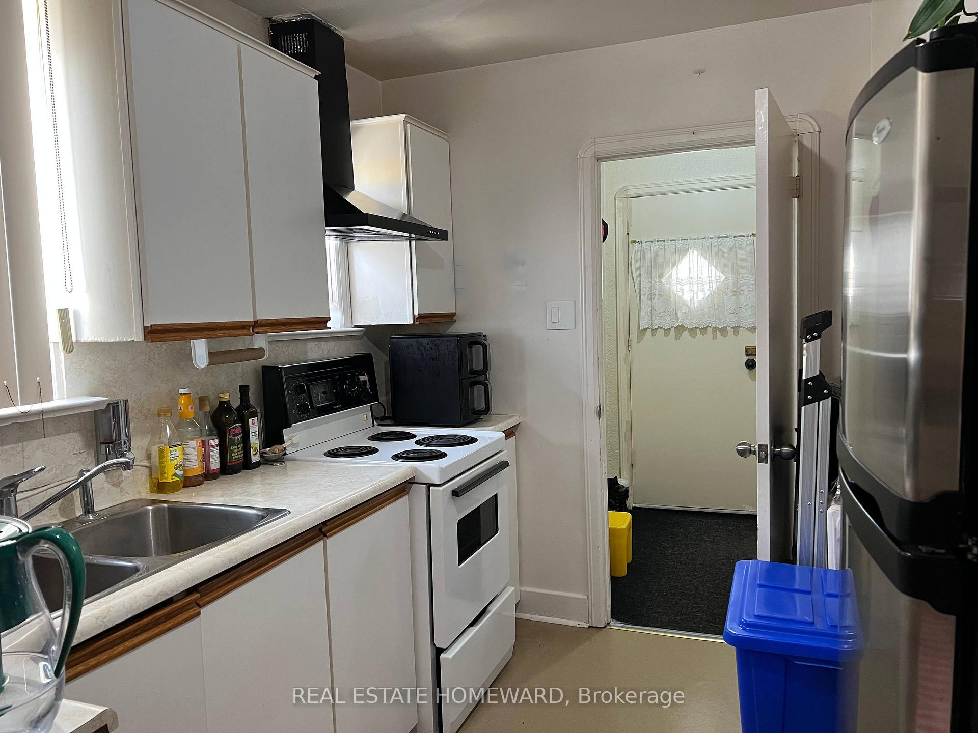Photo 3 of Unit Main, 124 Glencrest Boulevard, Toronto, O'Connor-Parkview — HOMEH