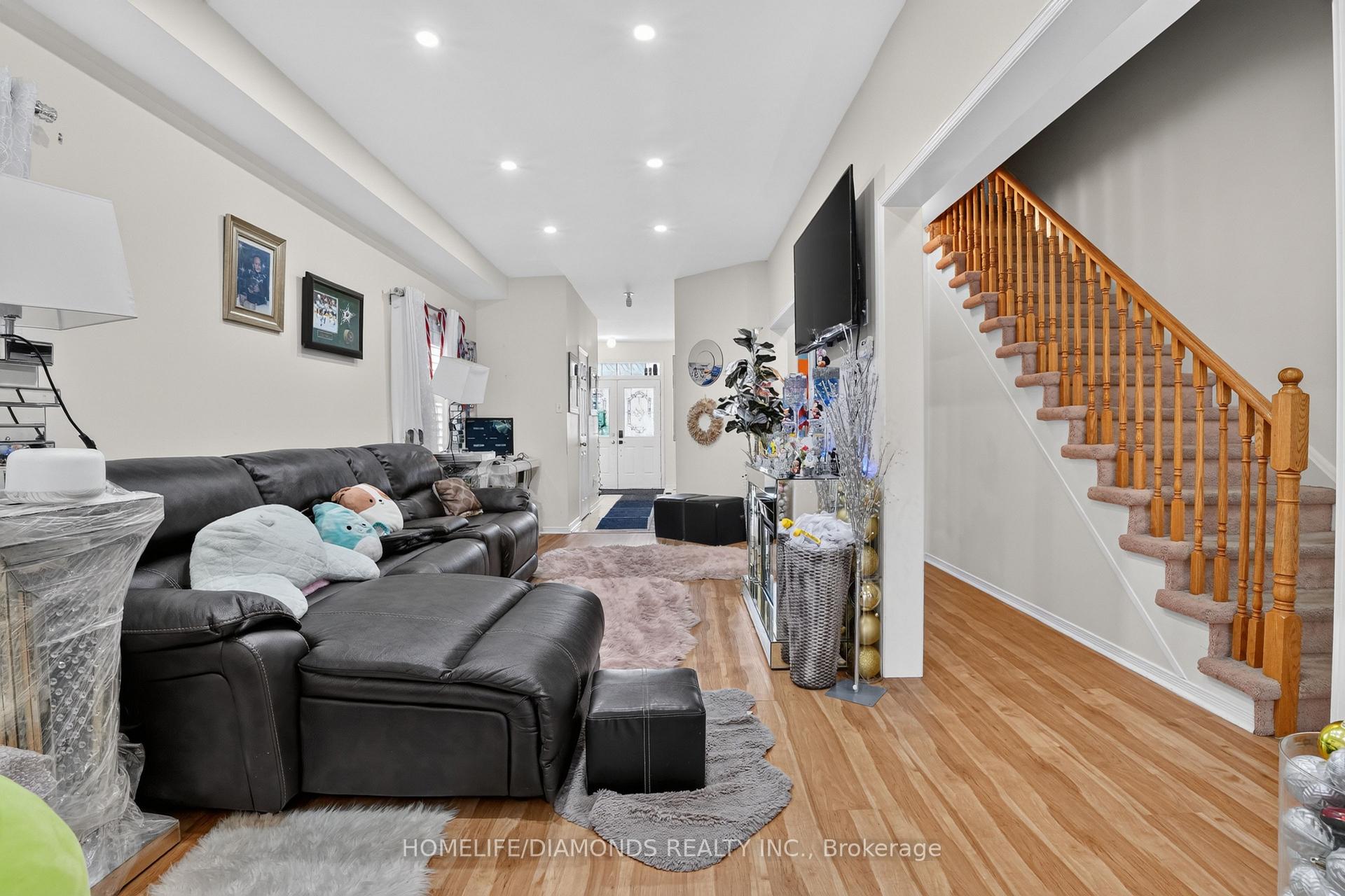 Photo 12 of 58 Fandango Drive, Brampton, Credit Valley — HOMEH