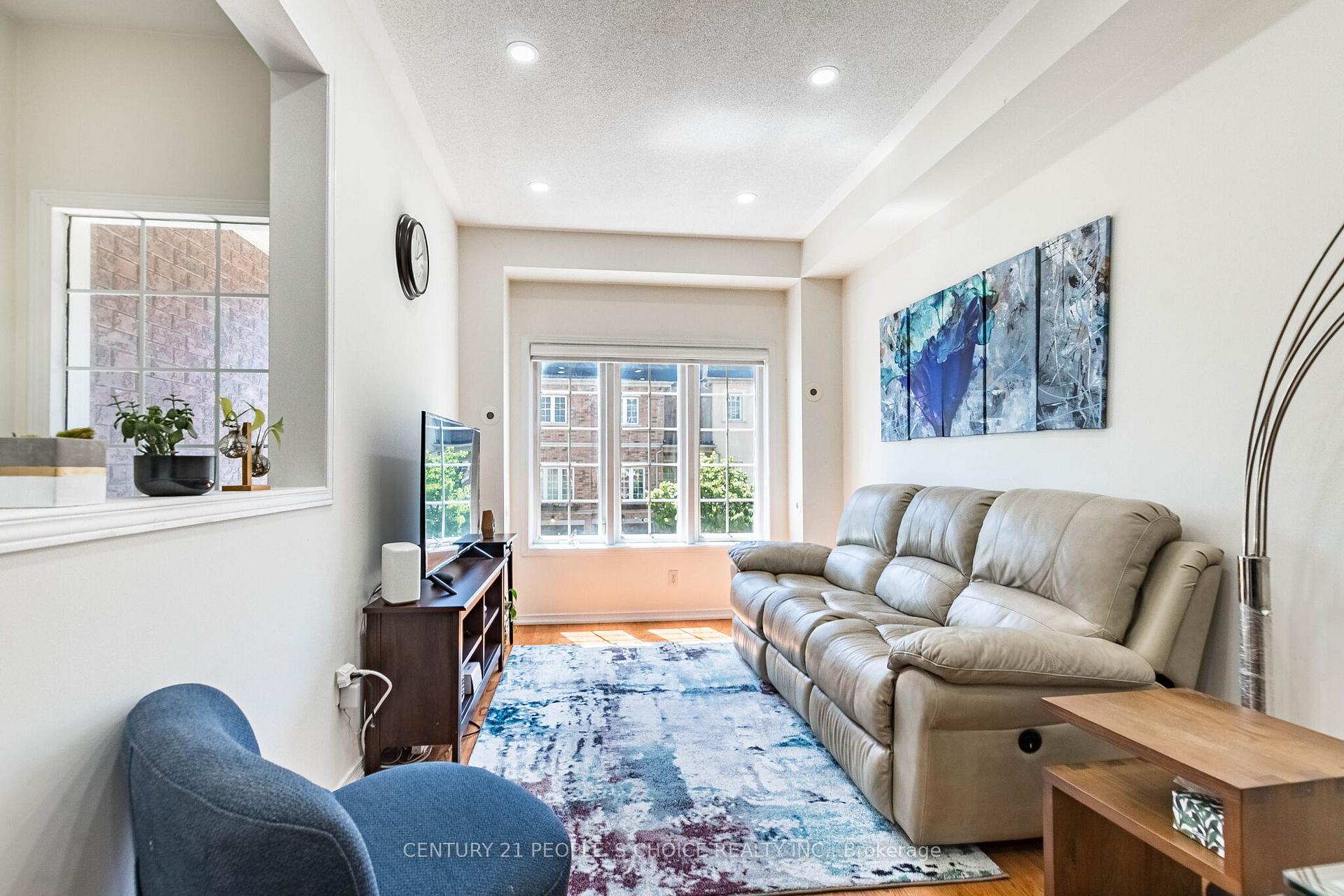 Photo 5 of Unit 29, 435 Hensall Circle, Mississauga, Cooksville — HOMEH