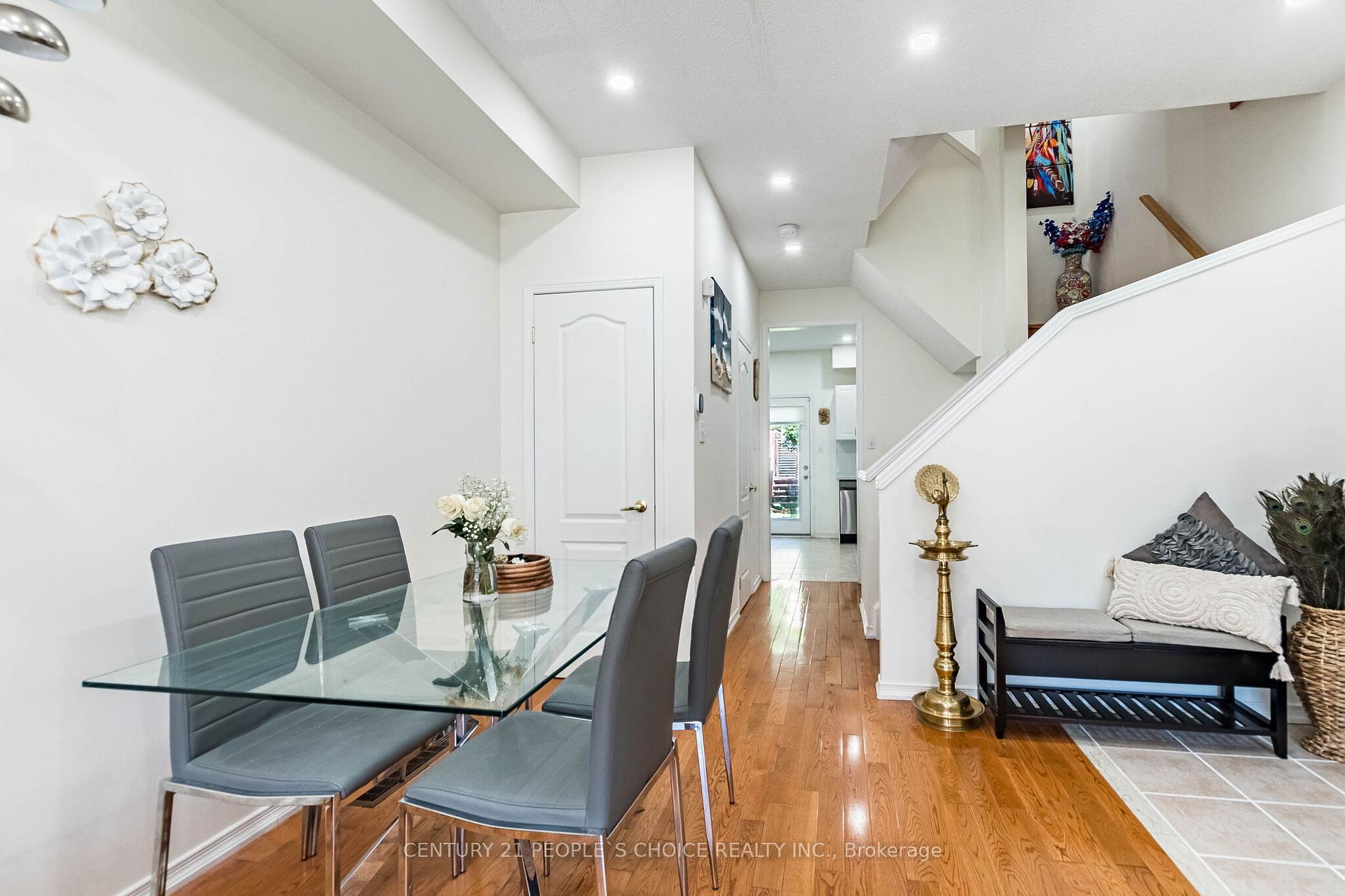 Photo 7 of Unit 29, 435 Hensall Circle, Mississauga, Cooksville — HOMEH
