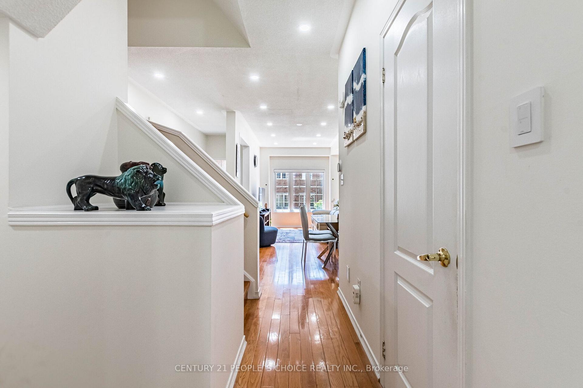 Photo 11 of Unit 29, 435 Hensall Circle, Mississauga, Cooksville — HOMEH