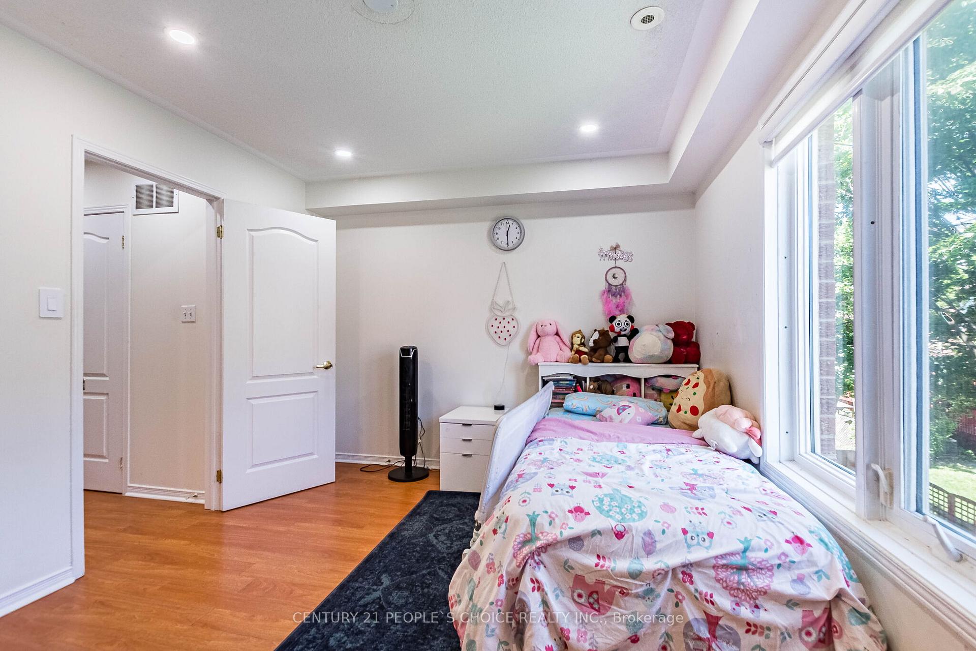 Photo 37 of Unit 29, 435 Hensall Circle, Mississauga, Cooksville — HOMEH