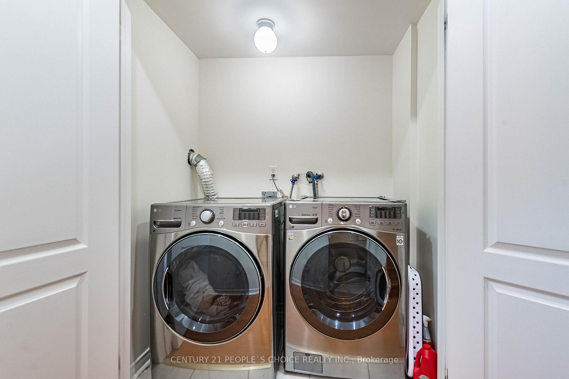 Photo 39 of Unit 29, 435 Hensall Circle, Mississauga, Cooksville — HOMEH