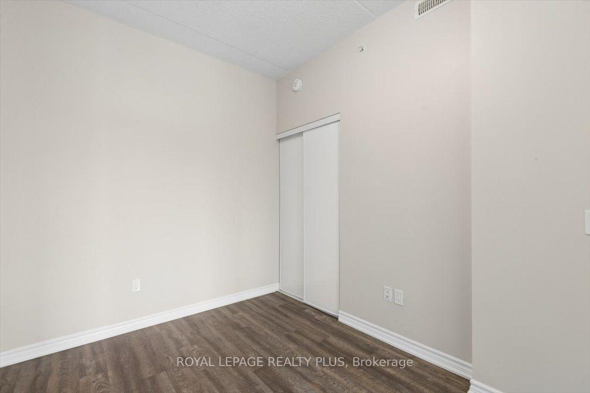 Photo 15 of Unit 404, 1284 Gordon Street, Guelph, Kortright East — HOMEH