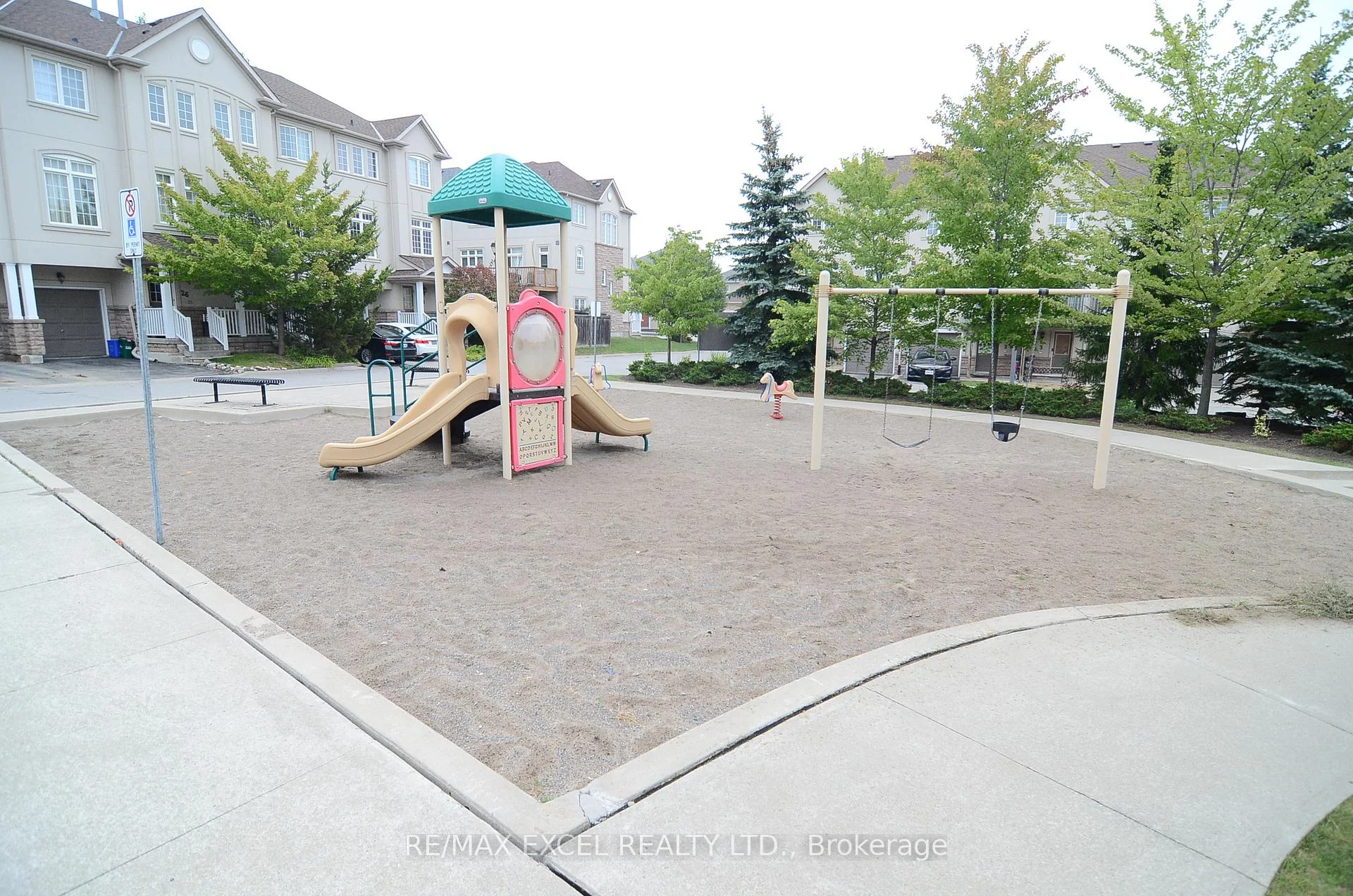 Photo 20 of Unit 21, 10 Post Oak Drive, Richmond Hill, Jefferson — HOMEH