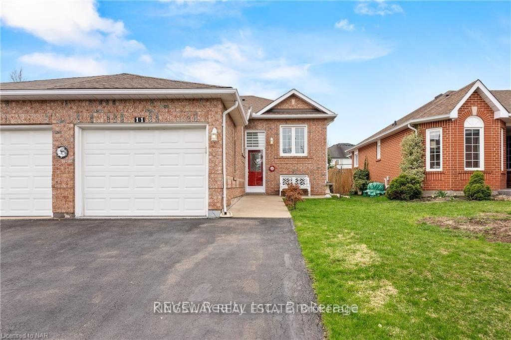 Photo 2 of 11 Jackson Court W, Welland, N. Welland — HOMEH