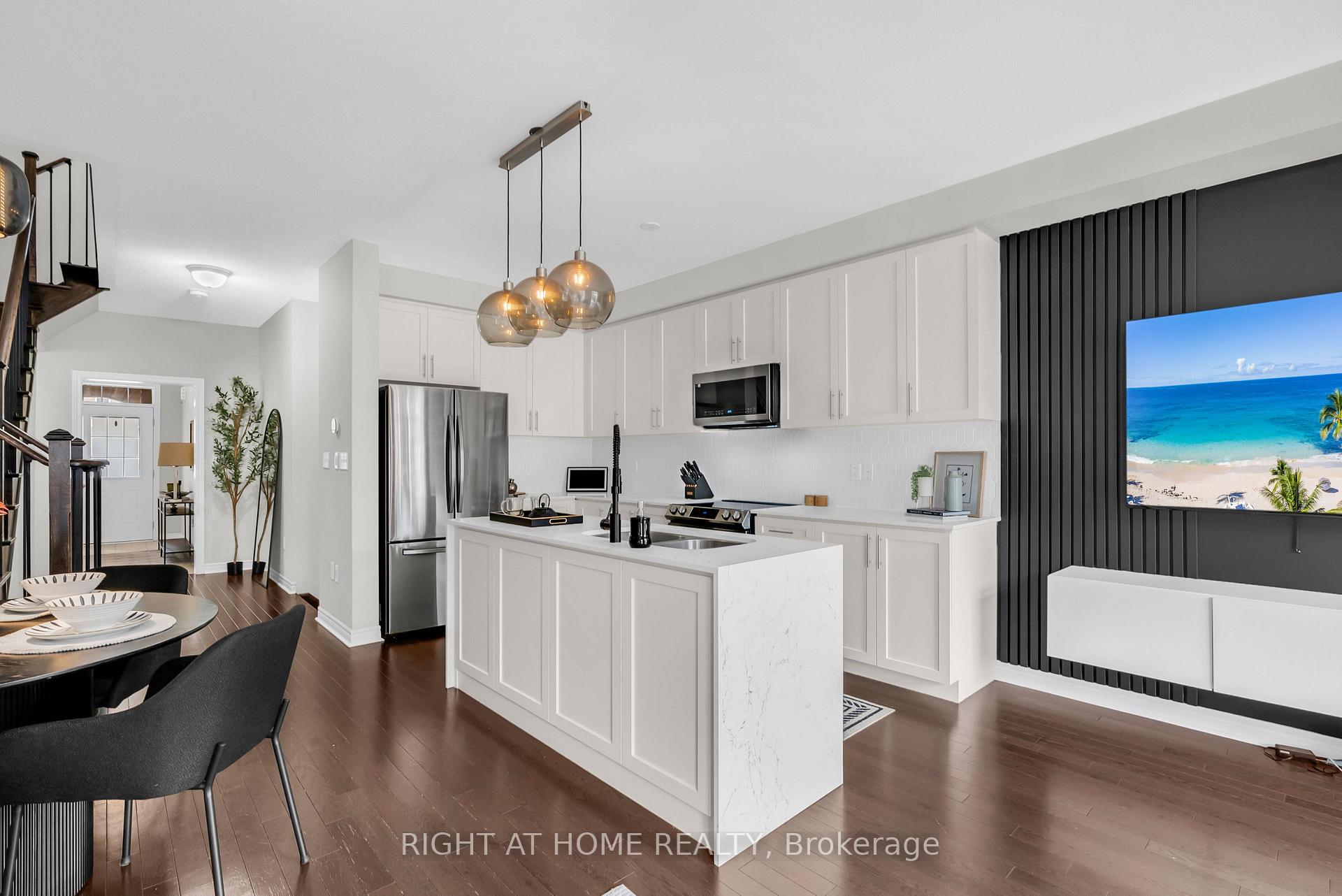 Photo 10 of 36 Matterhorn Road, Brampton, Northwest Brampton — HOMEH