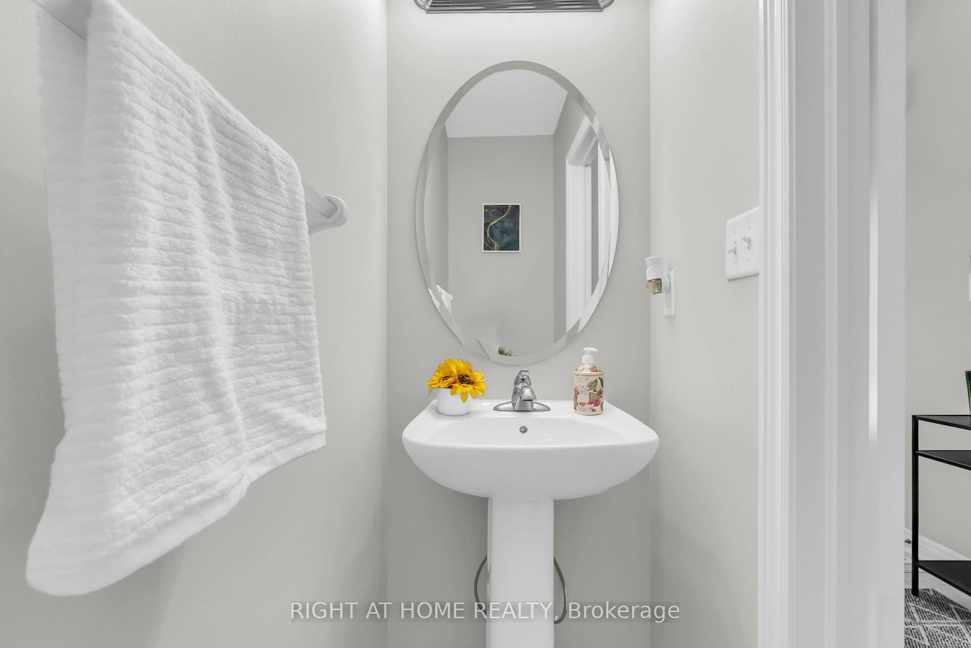 Photo 20 of 36 Matterhorn Road, Brampton, Northwest Brampton — HOMEH