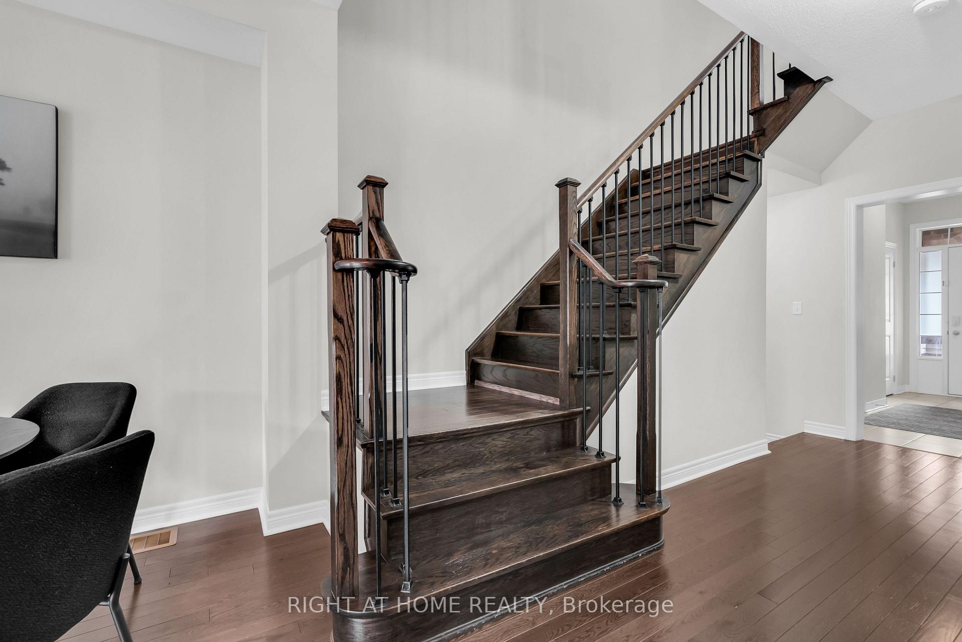 Photo 21 of 36 Matterhorn Road, Brampton, Northwest Brampton — HOMEH