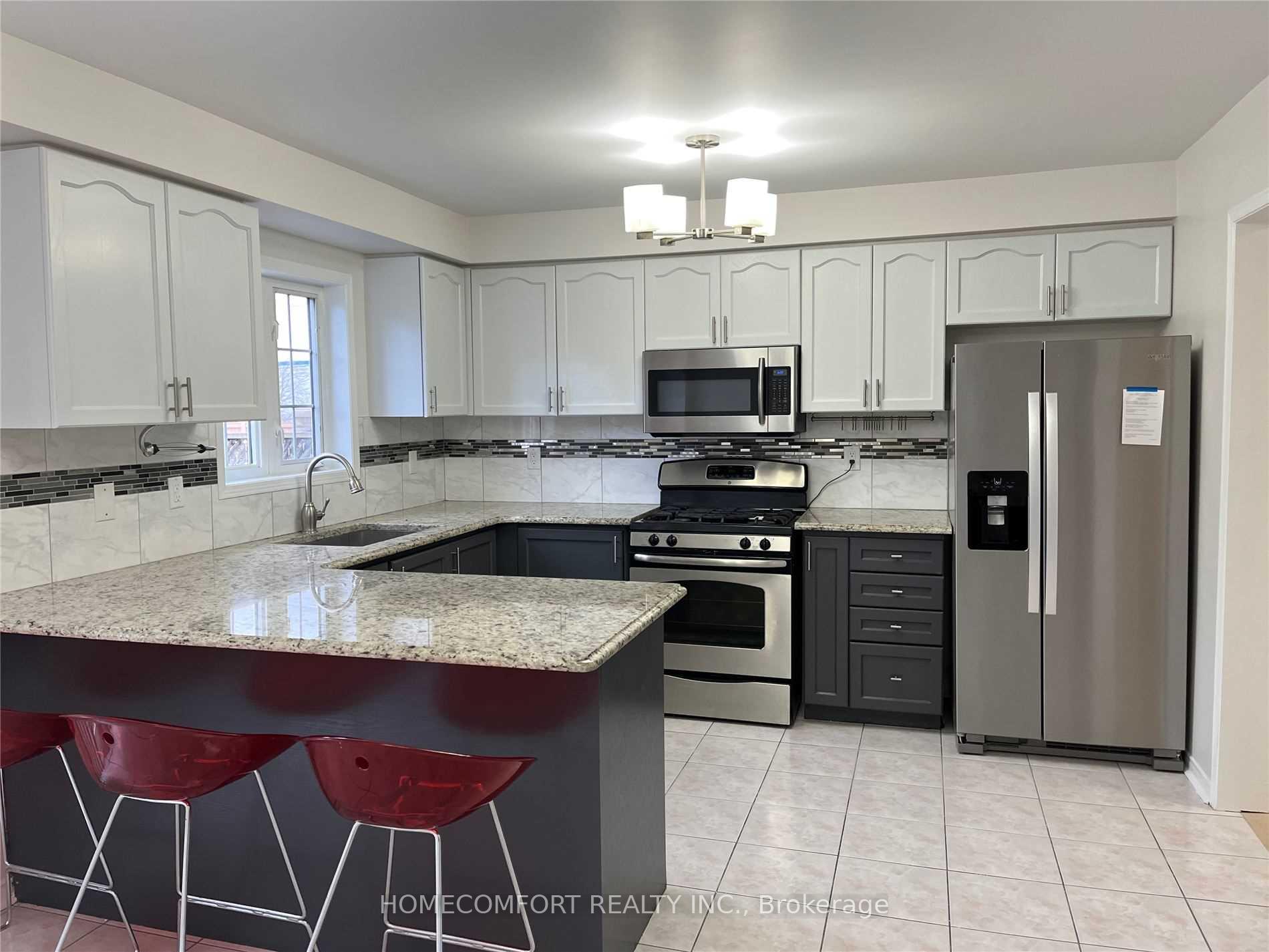 Photo 3 of 95 Ferncliffe Crescent, Markham, Cedarwood — HOMEH
