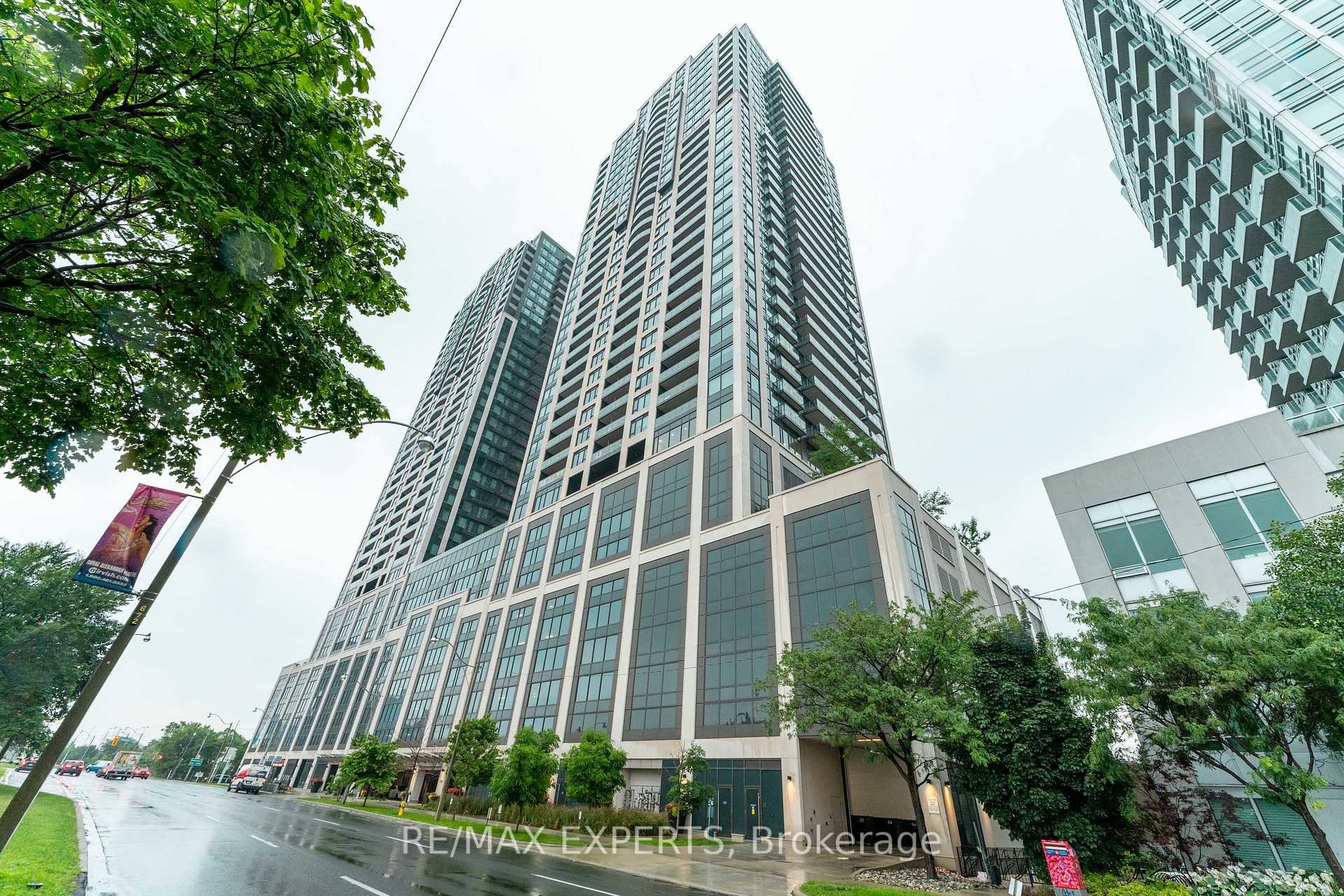 Front of Unit 3802, 1928 Lakeshore Boulevard W