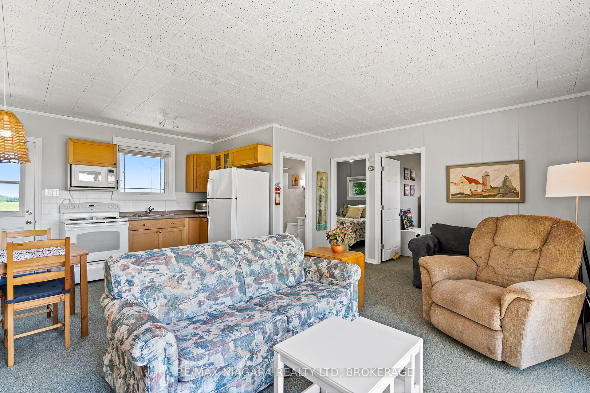 Photo 10 of 45 Erie Heights Line, Haldimand, Dunnville — HOMEH