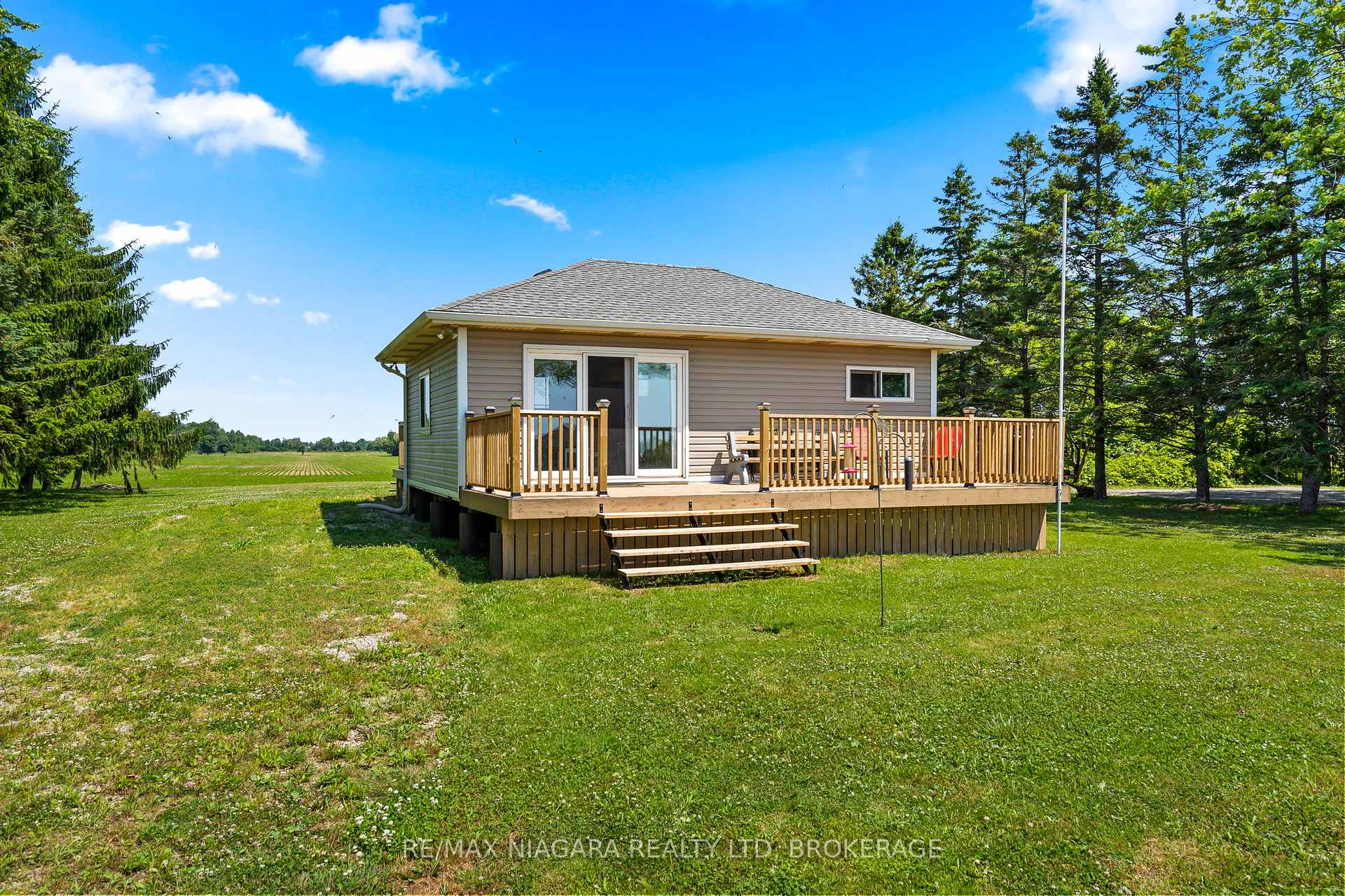 Photo 21 of 45 Erie Heights Line, Haldimand, Dunnville — HOMEH