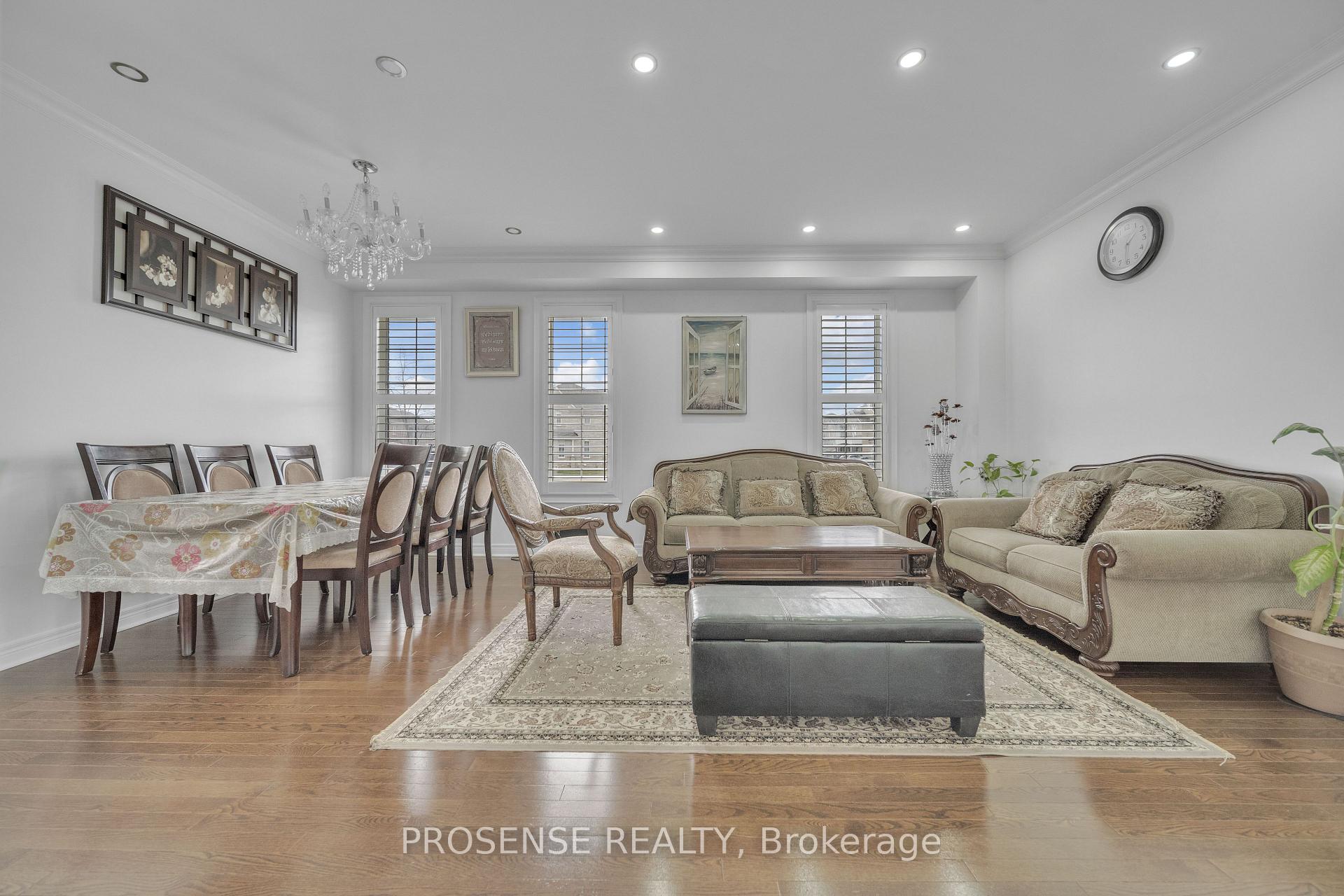 Photo 4 of 2 Timbercove Road, Brampton, Credit Valley — HOMEH