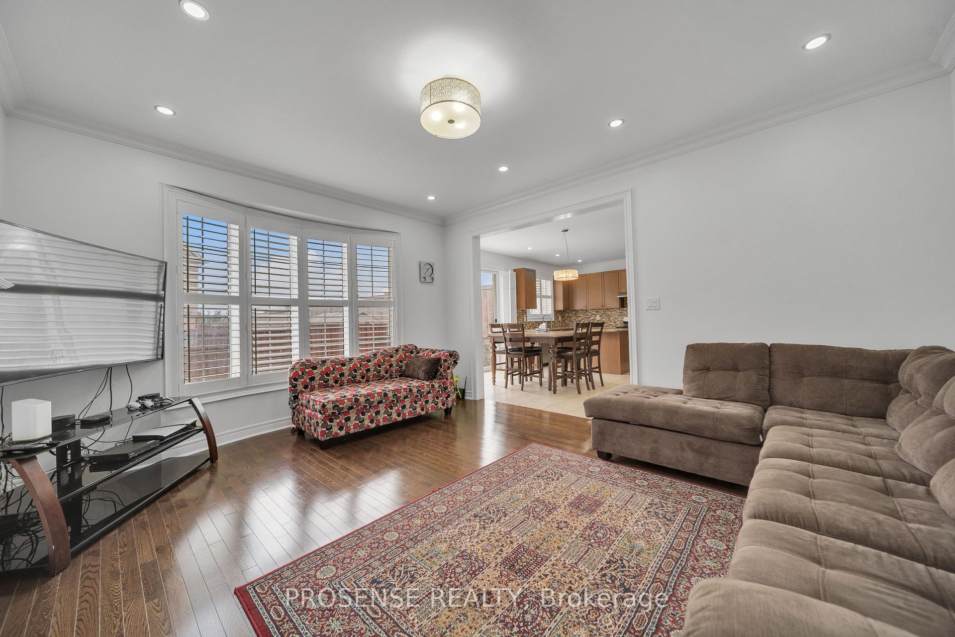 Photo 7 of 2 Timbercove Road, Brampton, Credit Valley — HOMEH