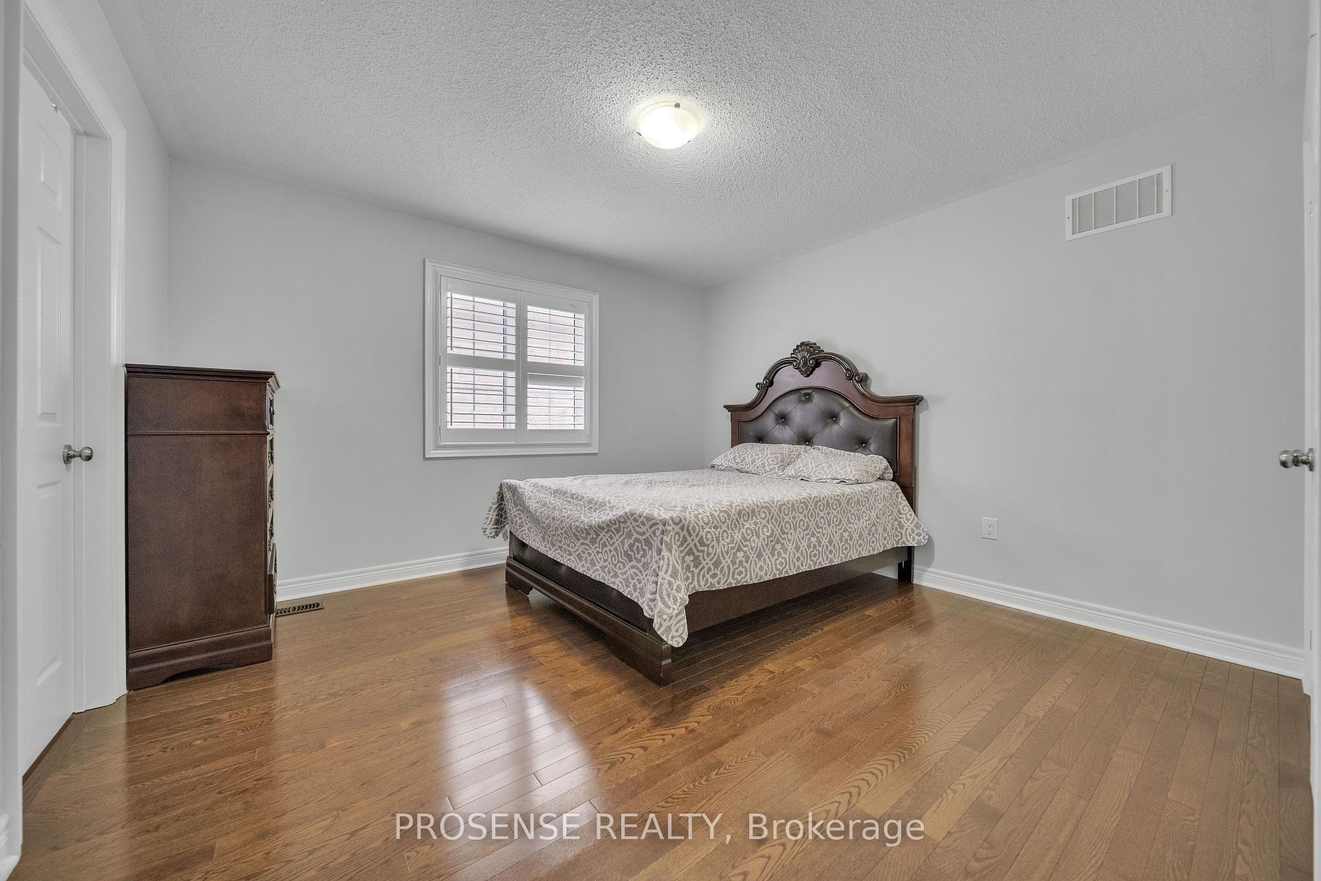 Photo 17 of 2 Timbercove Road, Brampton, Credit Valley — HOMEH