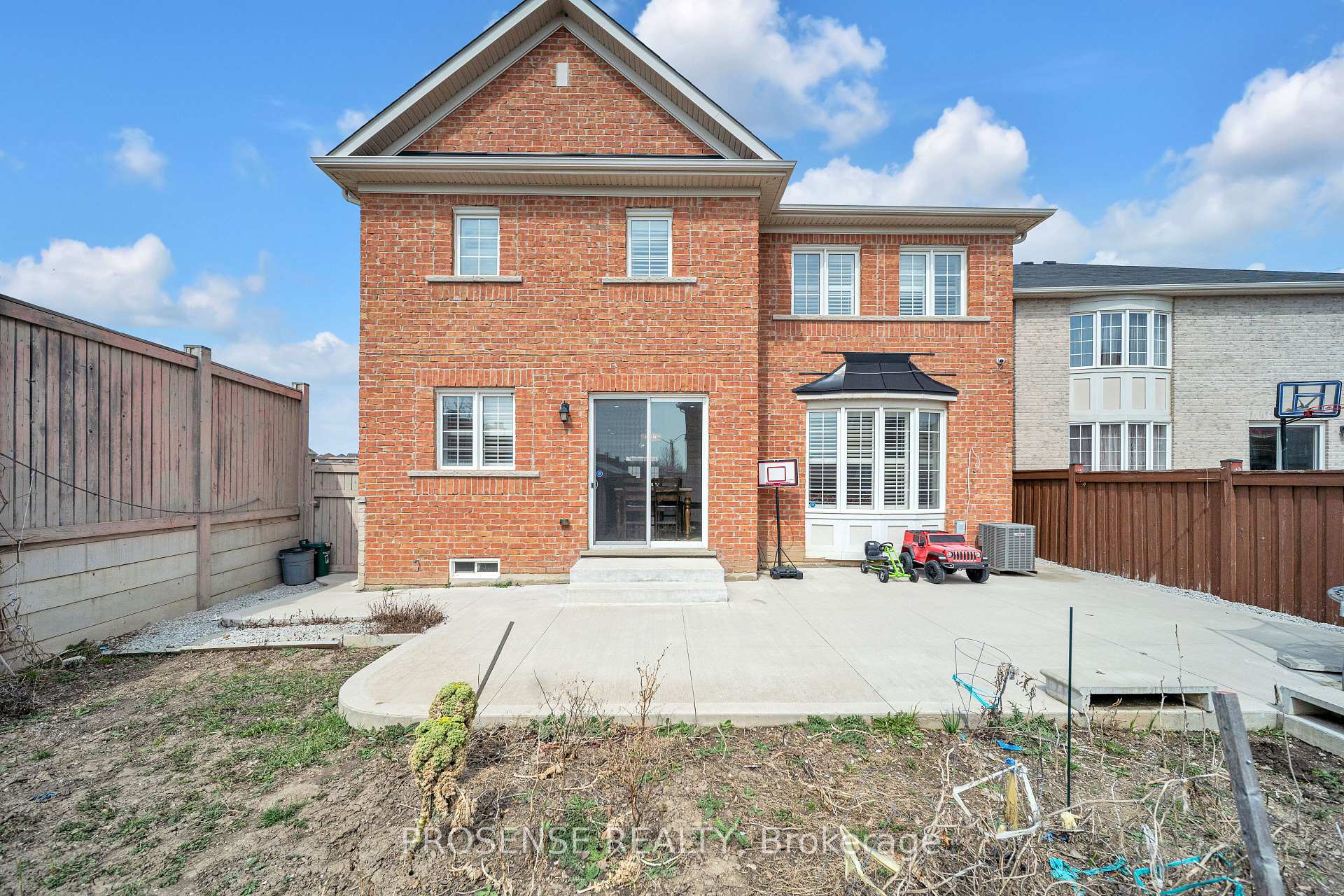 Photo 19 of 2 Timbercove Road, Brampton, Credit Valley — HOMEH