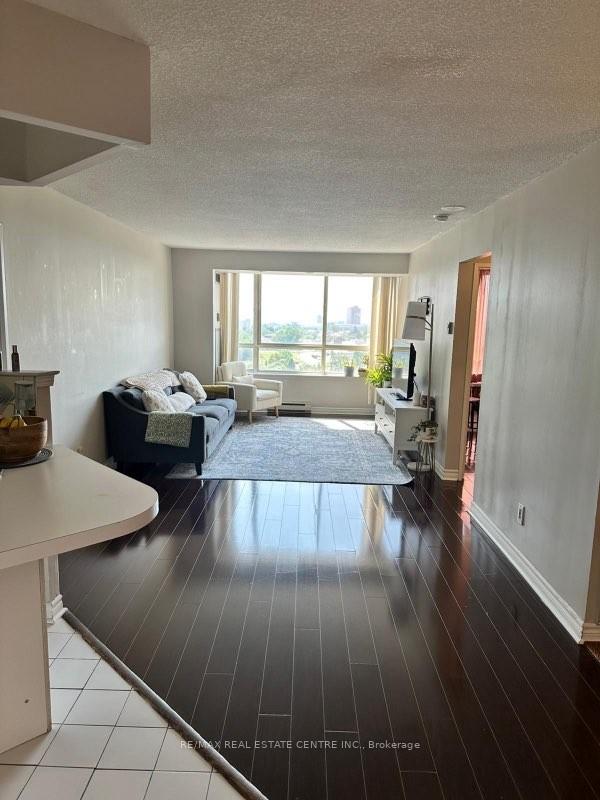 Photo 2 of Unit 812, 3605 Kariya Drive S, Mississauga, City Centre — HOMEH